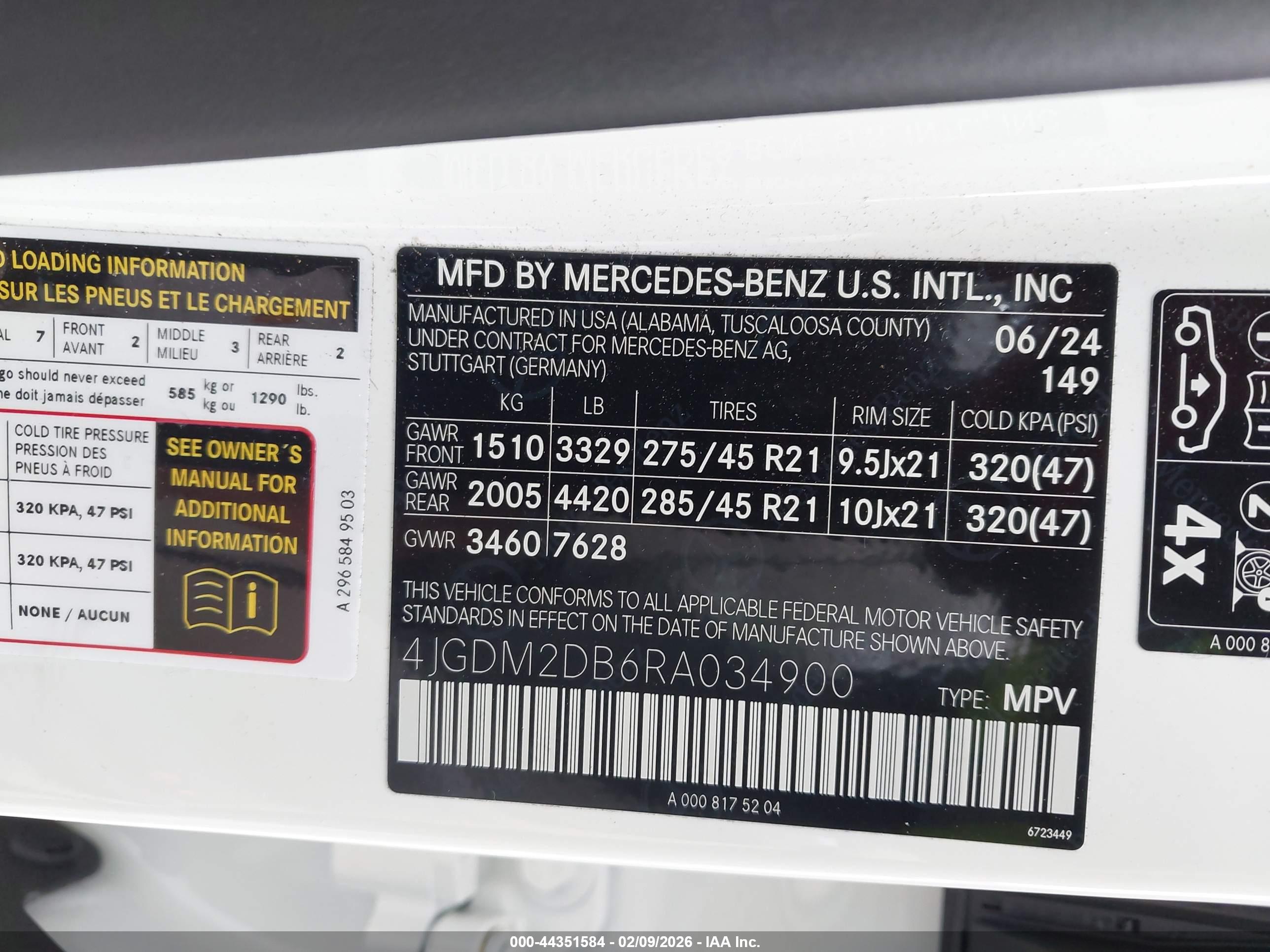 MERCEDES-BENZ EQS image 9