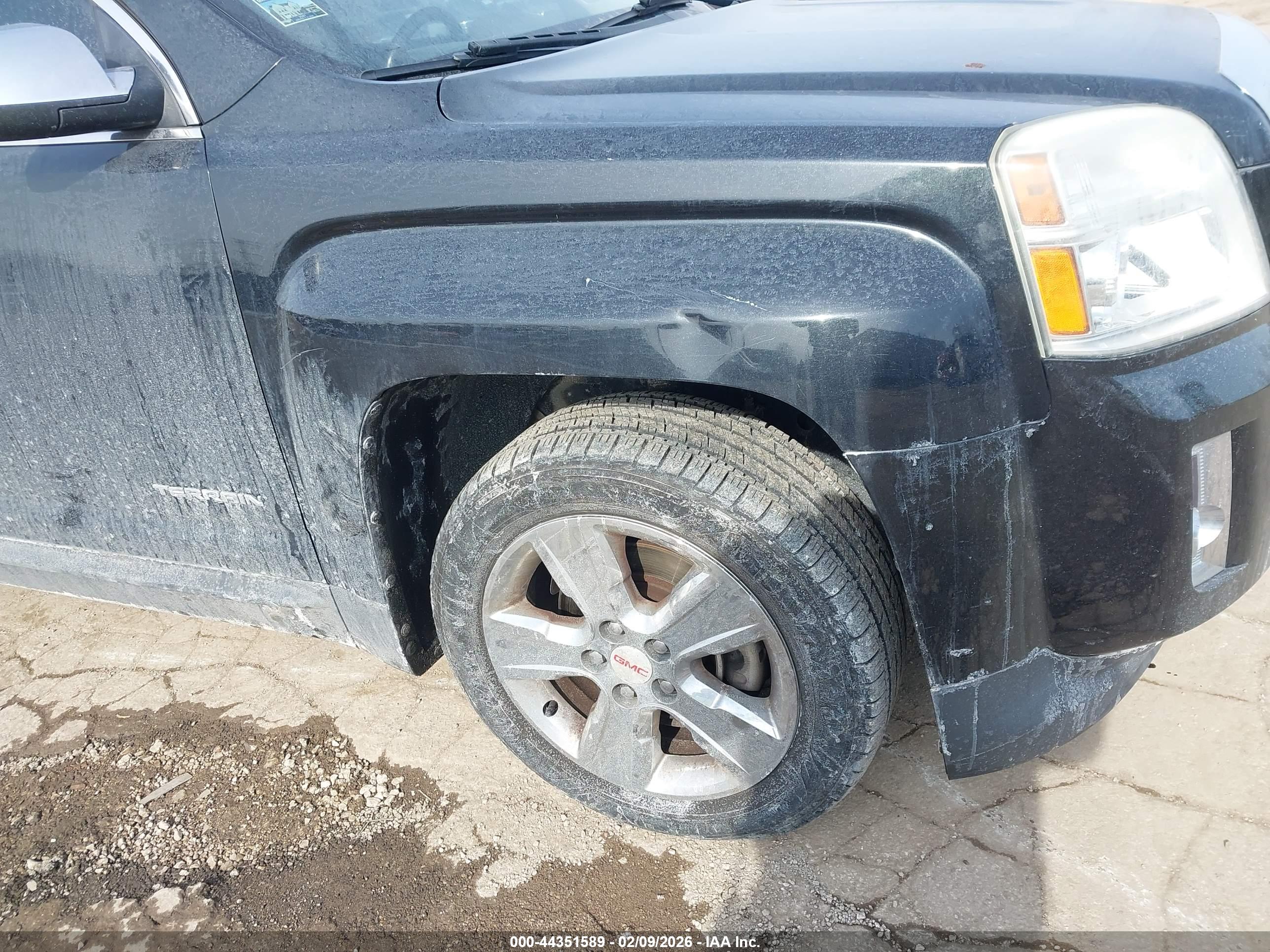 GMC TERRAIN image 6