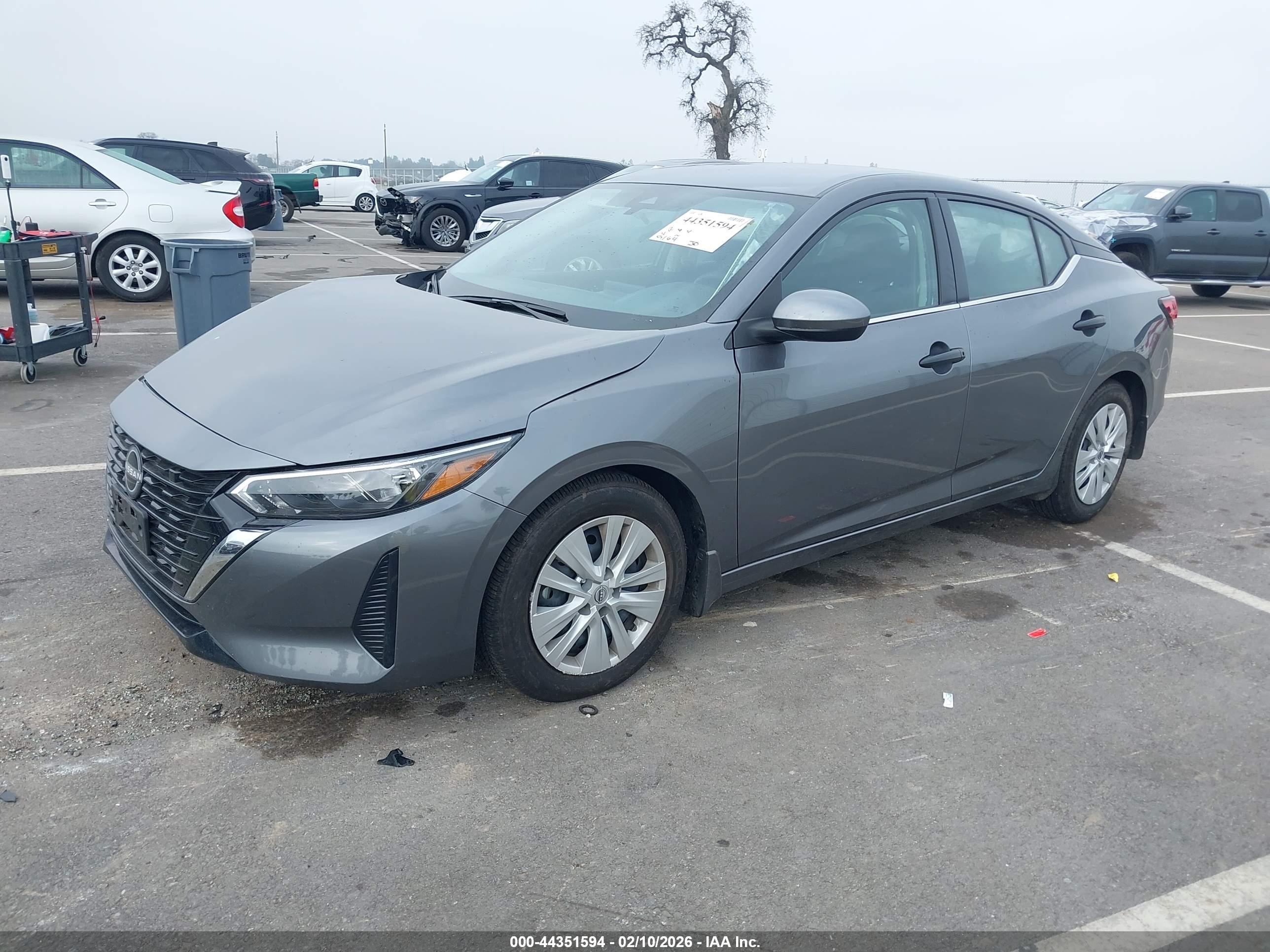 NISSAN SENTRA image 2