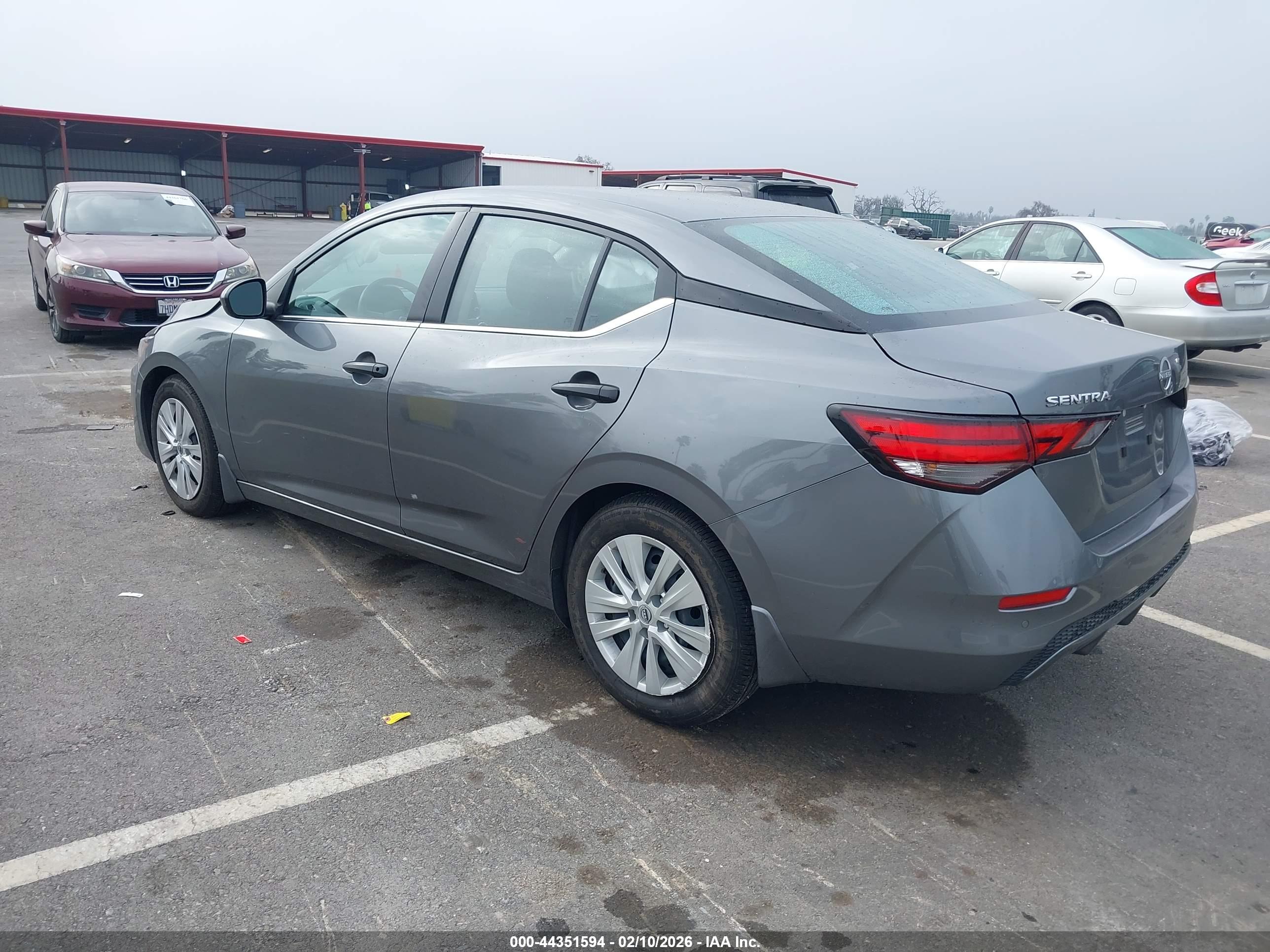 NISSAN SENTRA image 3