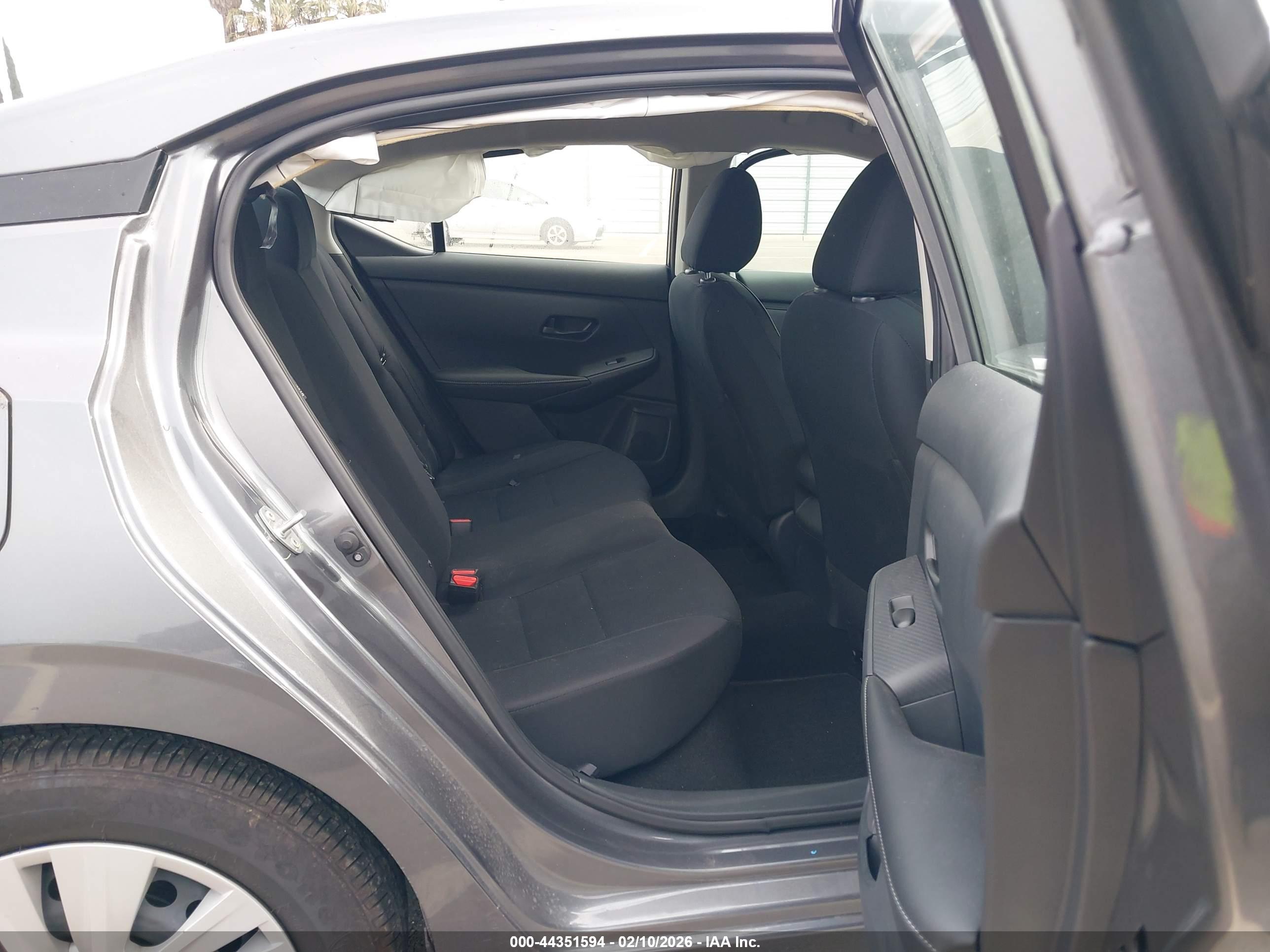 NISSAN SENTRA image 8