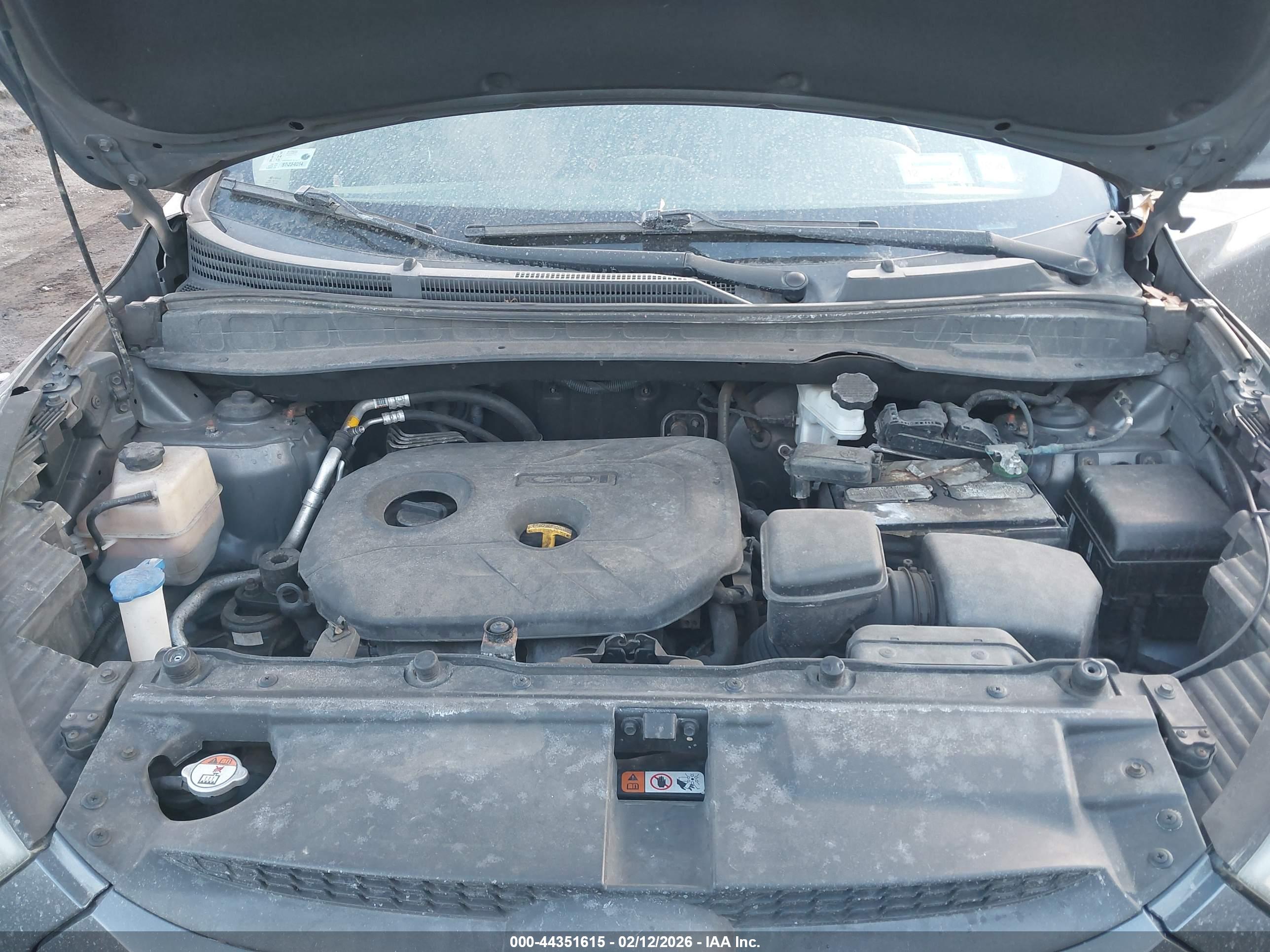 HYUNDAI TUCSON image 10