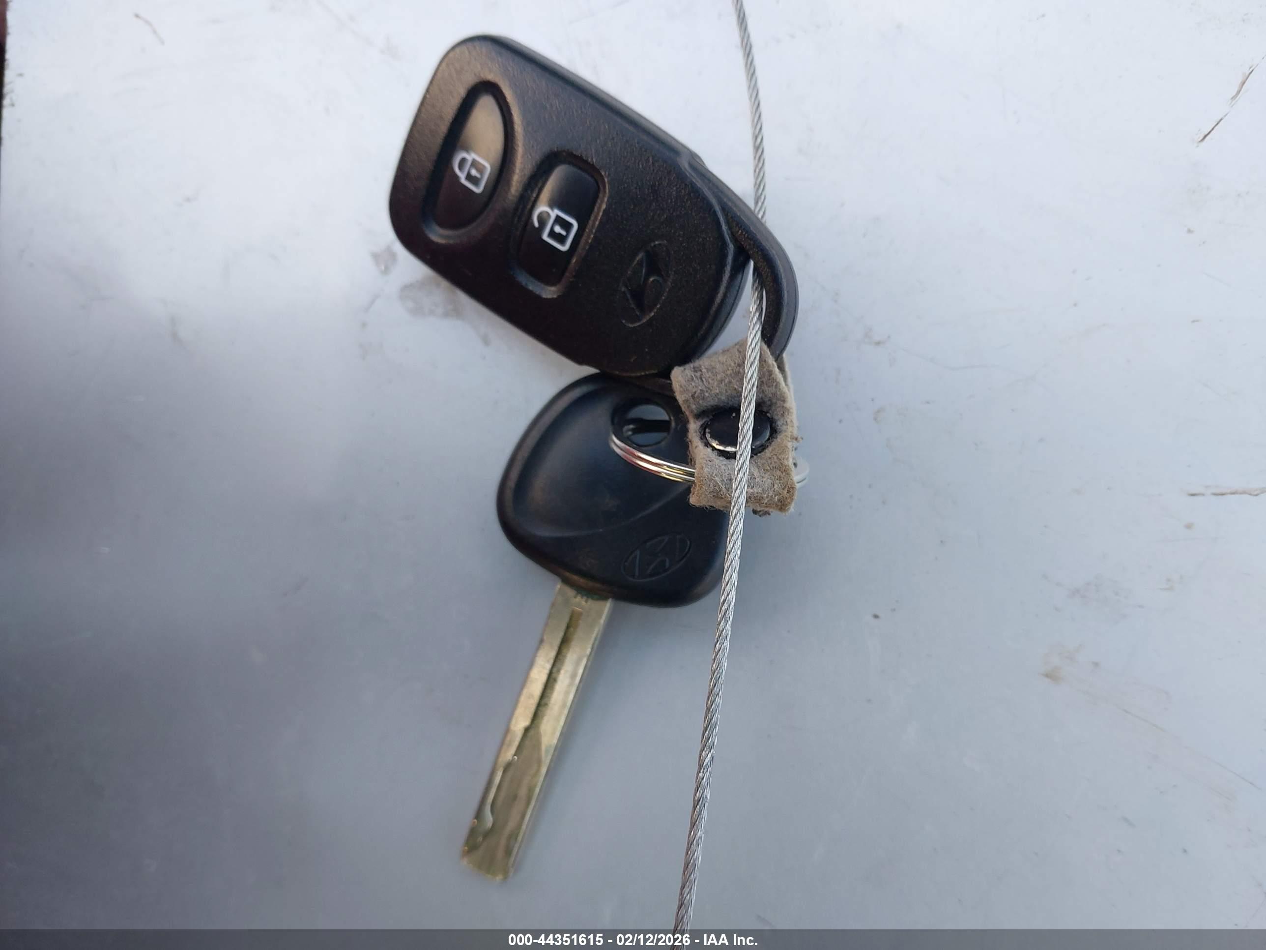 HYUNDAI TUCSON image 11