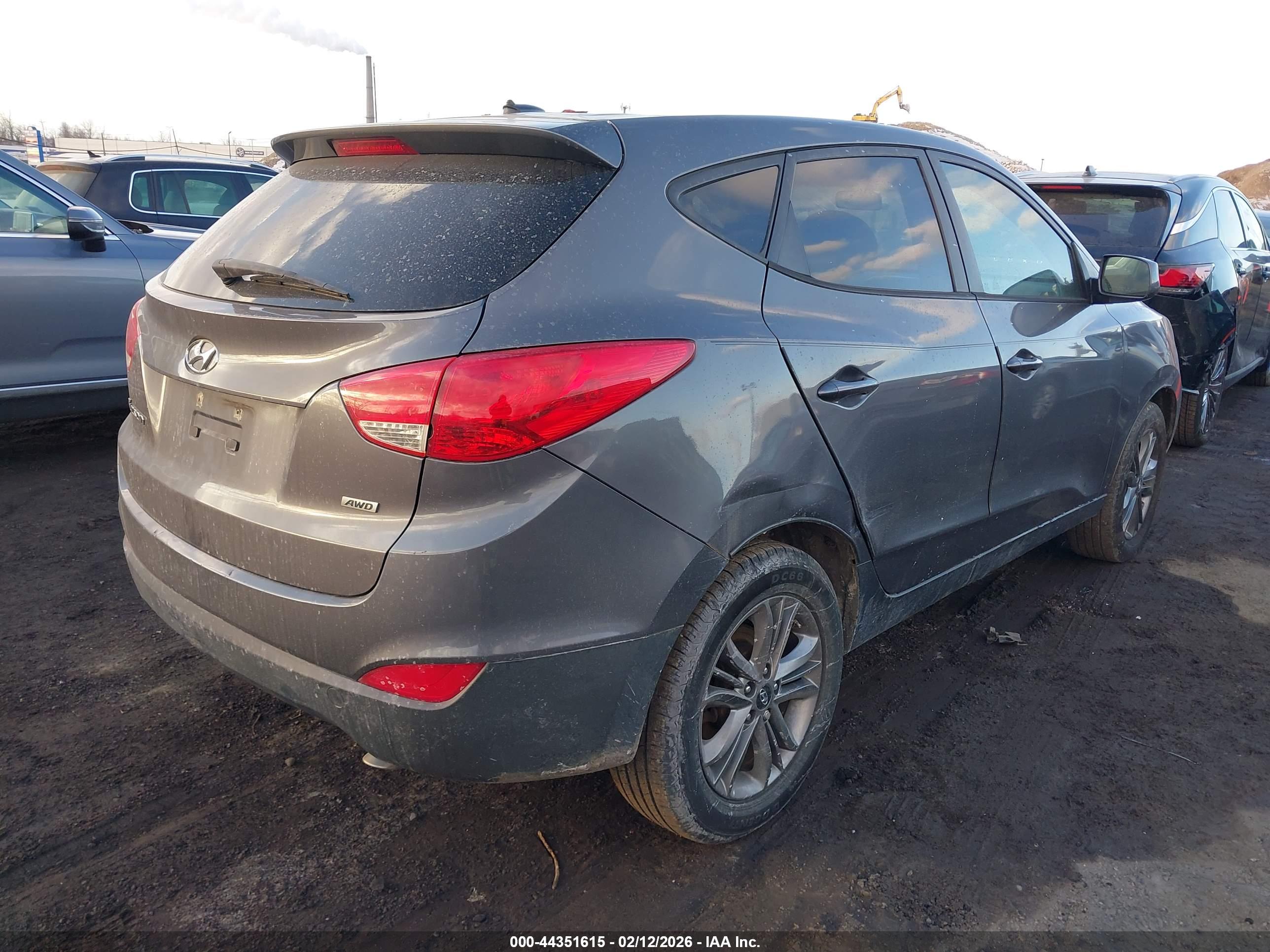 HYUNDAI TUCSON image 6
