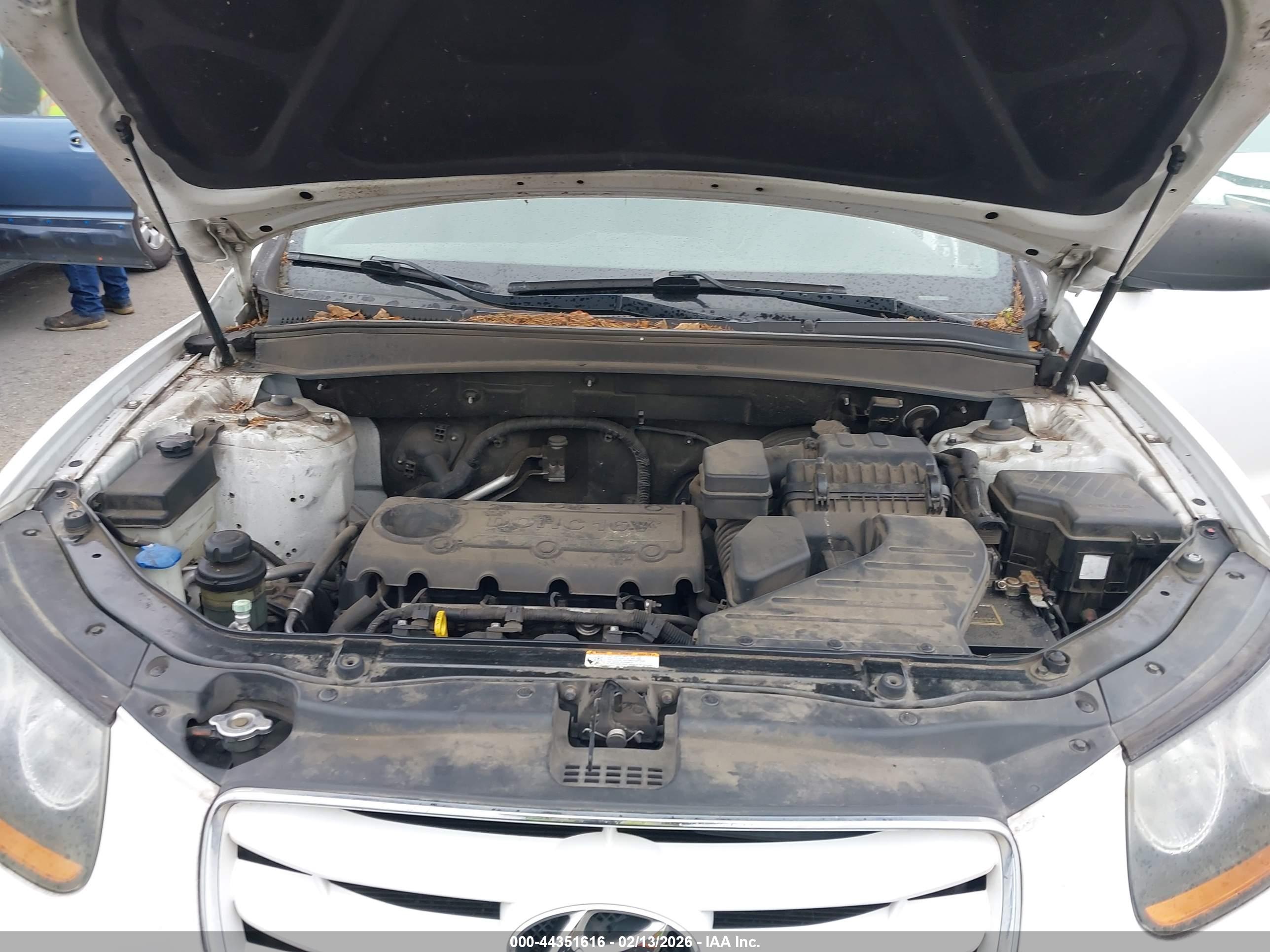 HYUNDAI SANTA image 10