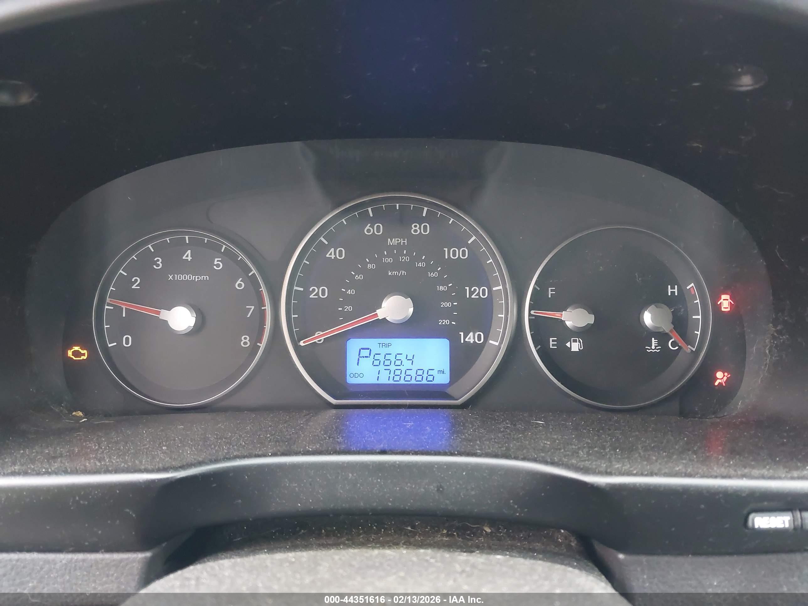 HYUNDAI SANTA image 7