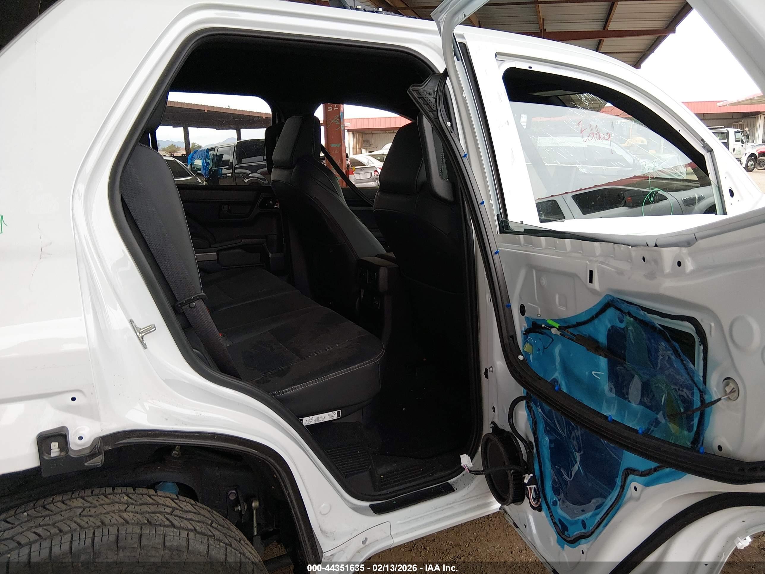 TOYOTA 4RUNNER image 8