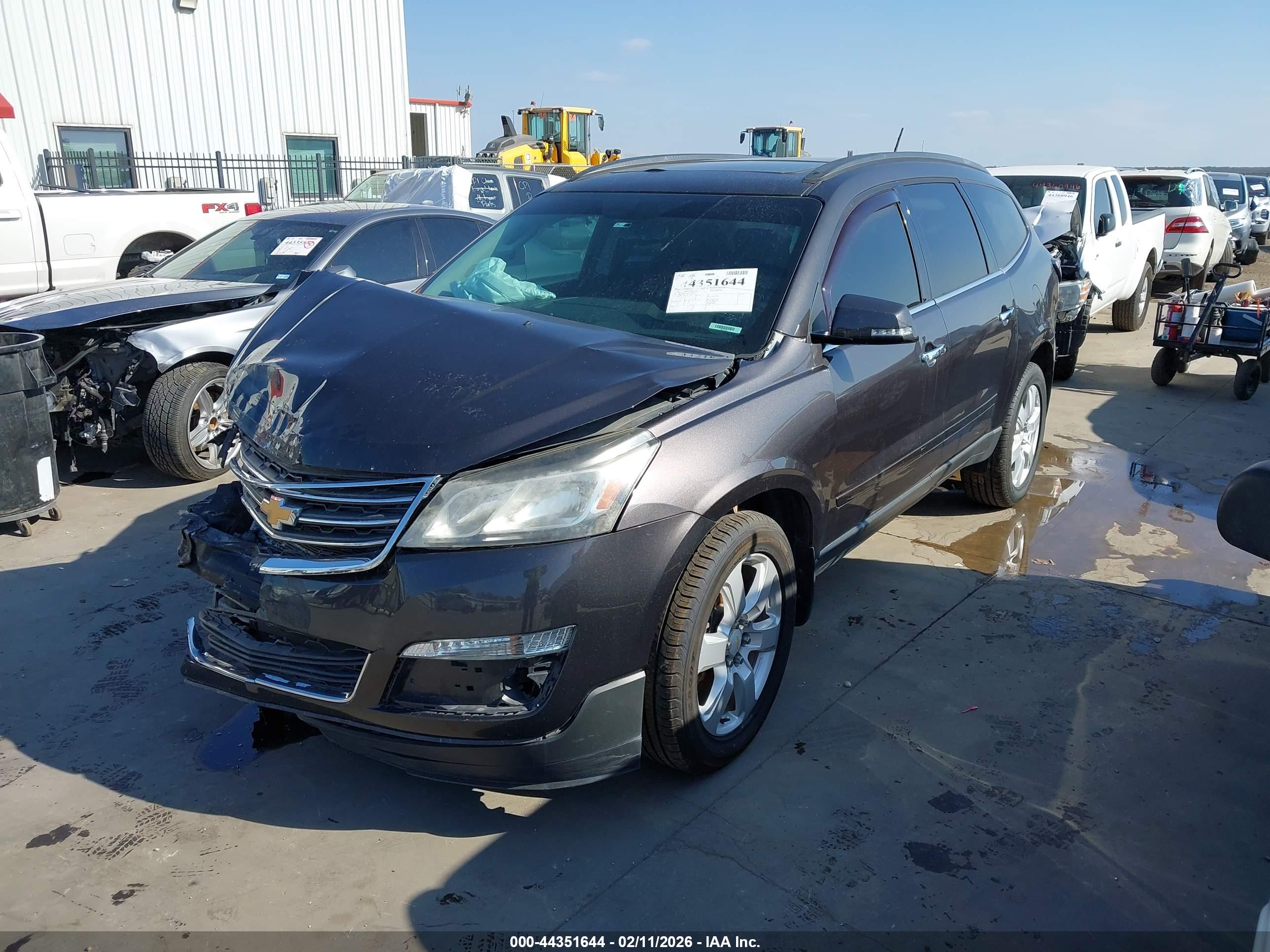 CHEVROLET TRAVERSE image 2