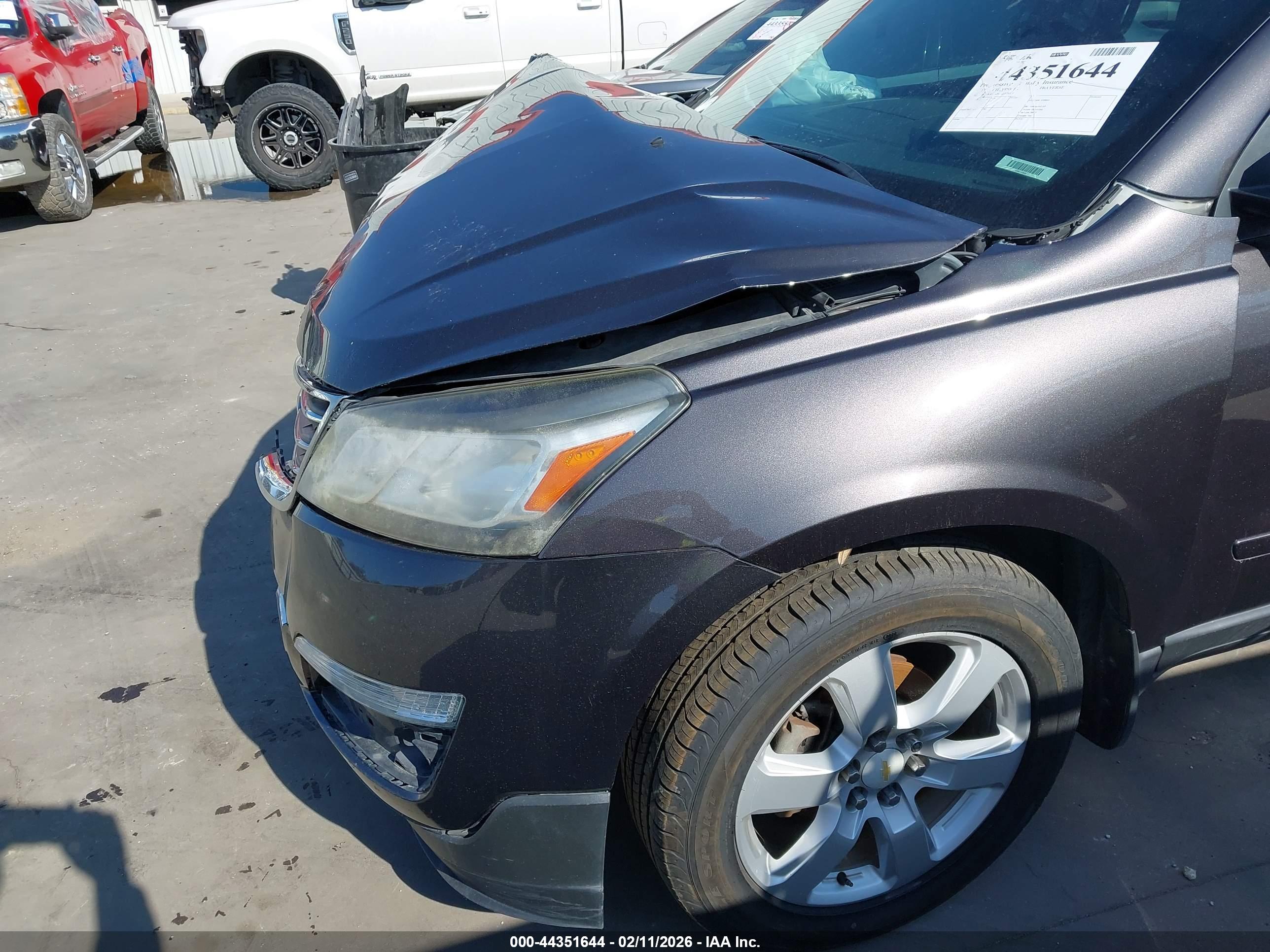 CHEVROLET TRAVERSE image 6