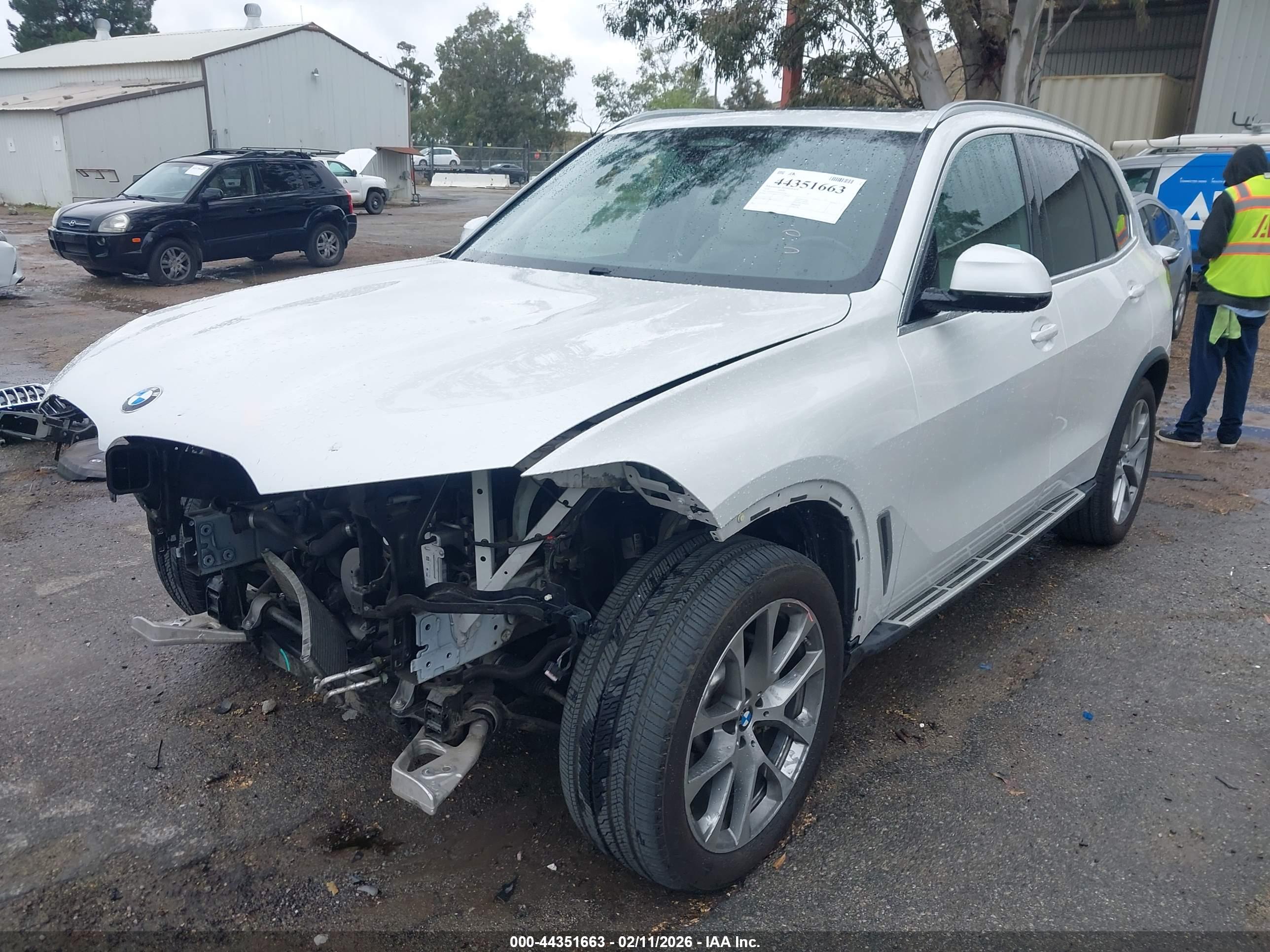 BMW X5 image 2