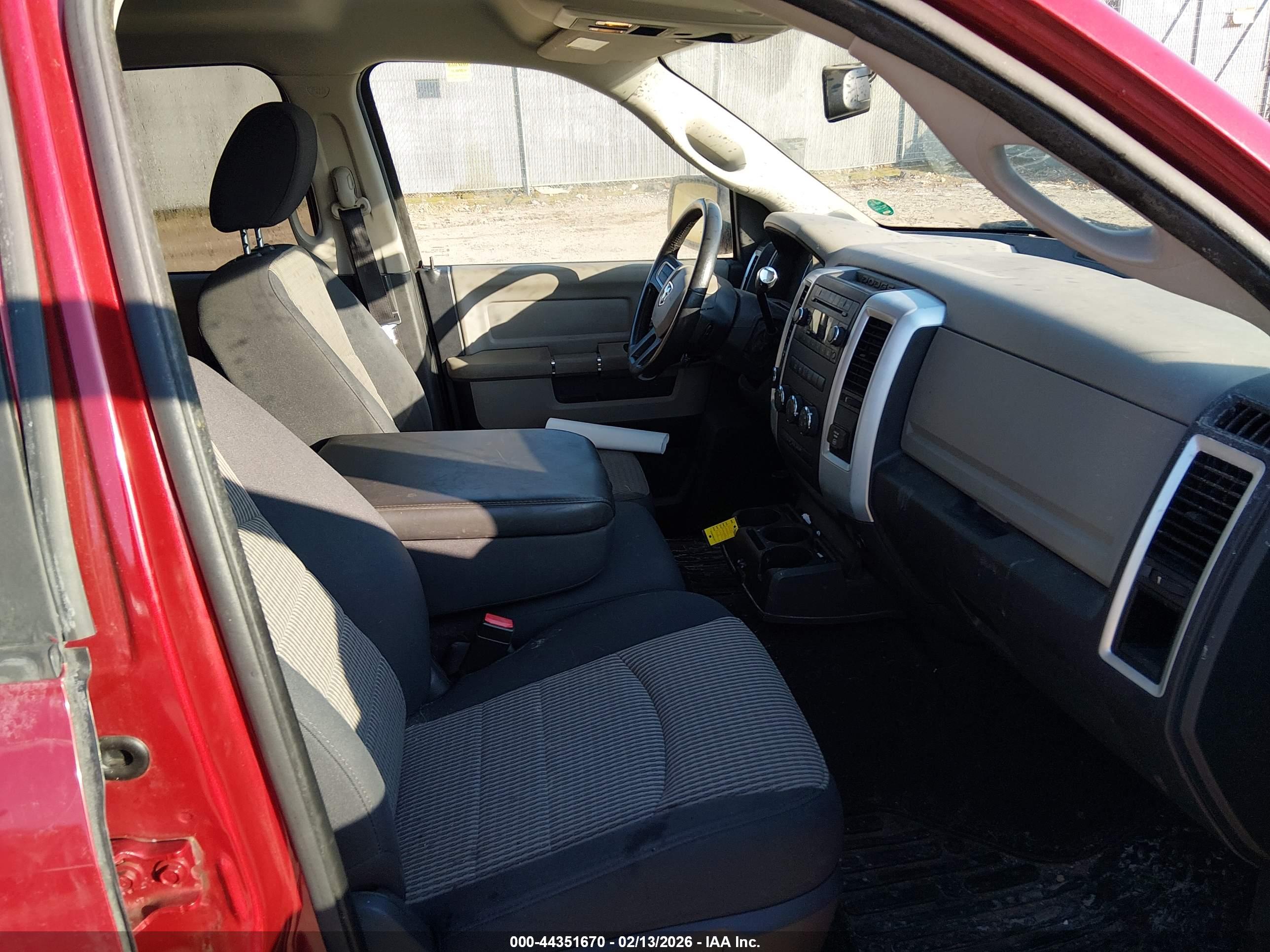 DODGE RAM image 5