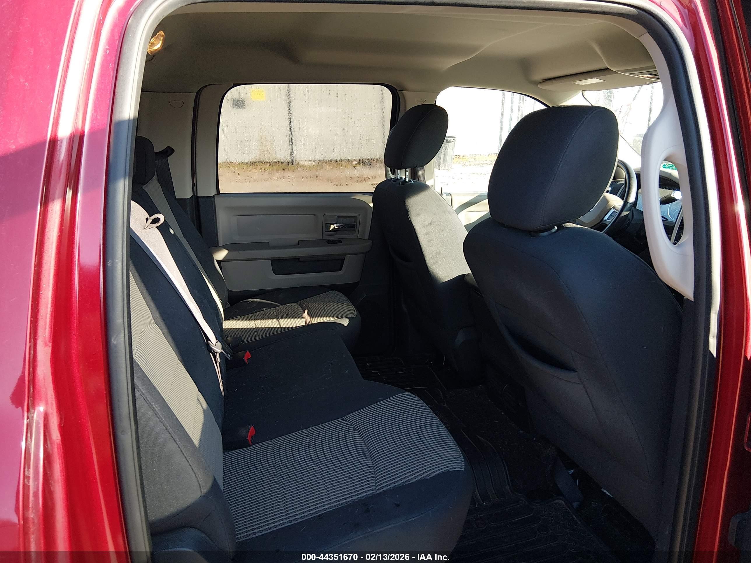 DODGE RAM image 8