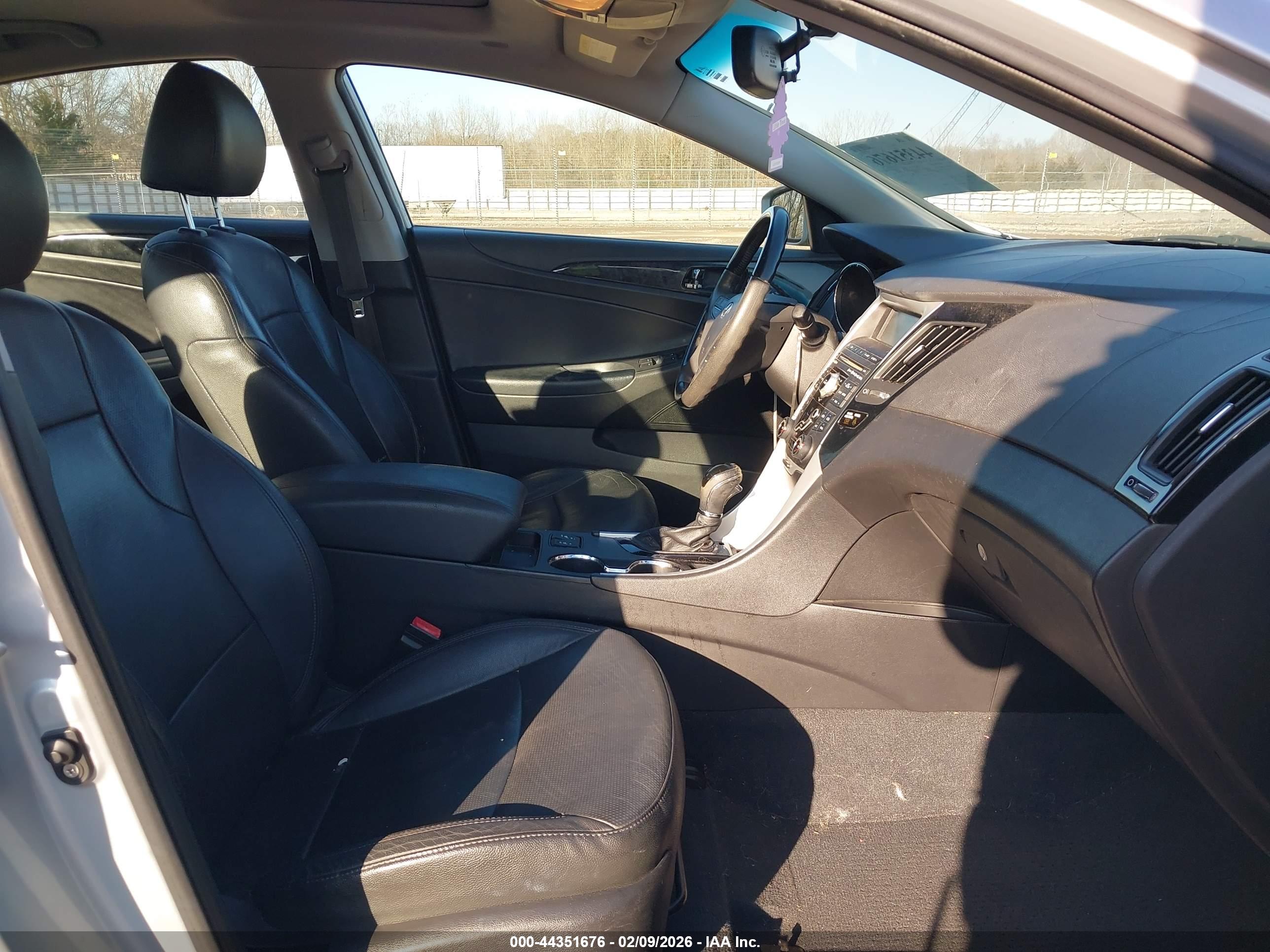 HYUNDAI SONATA image 5