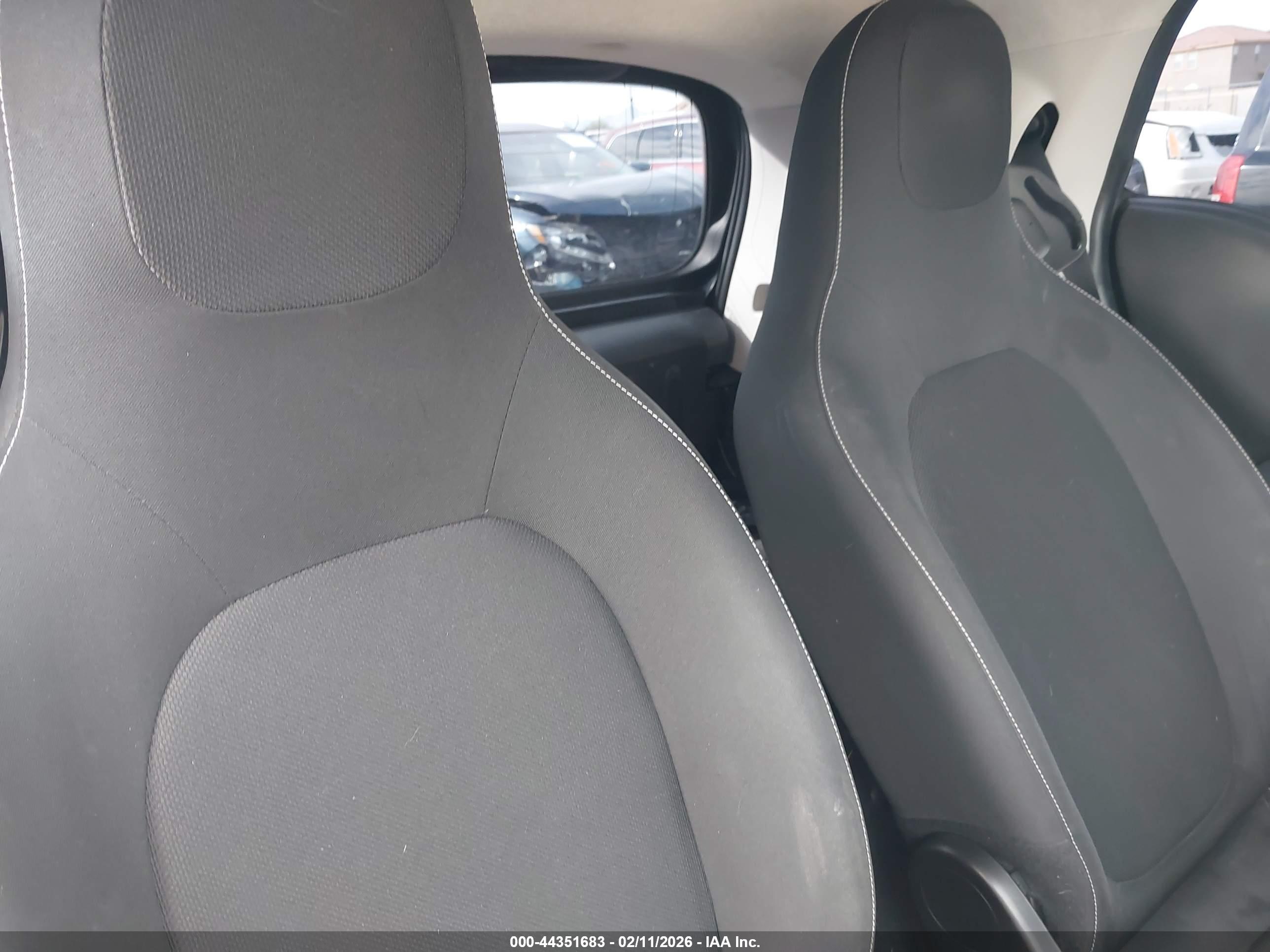 SMART FORTWO image 8