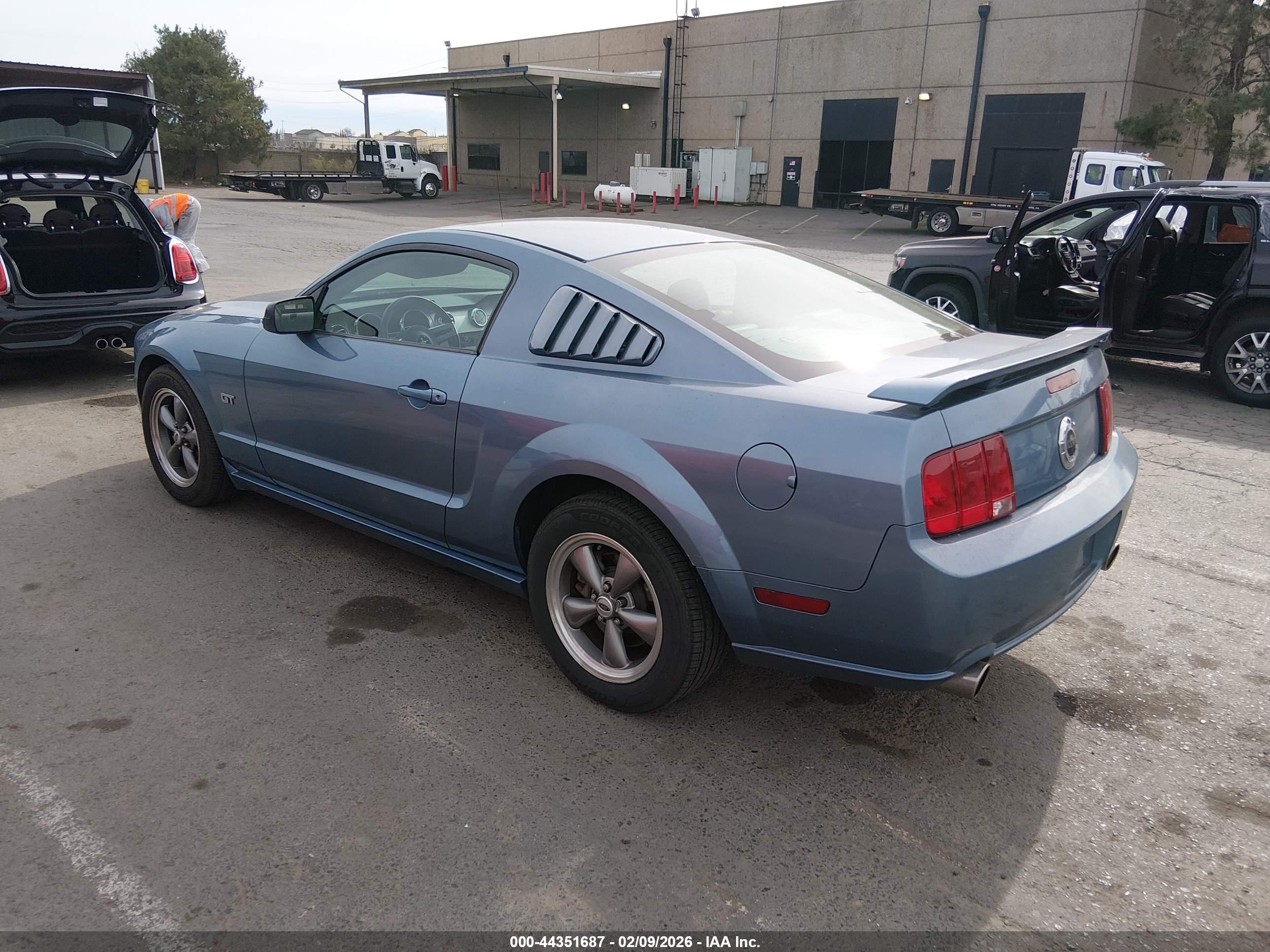 FORD MUSTANG image 3