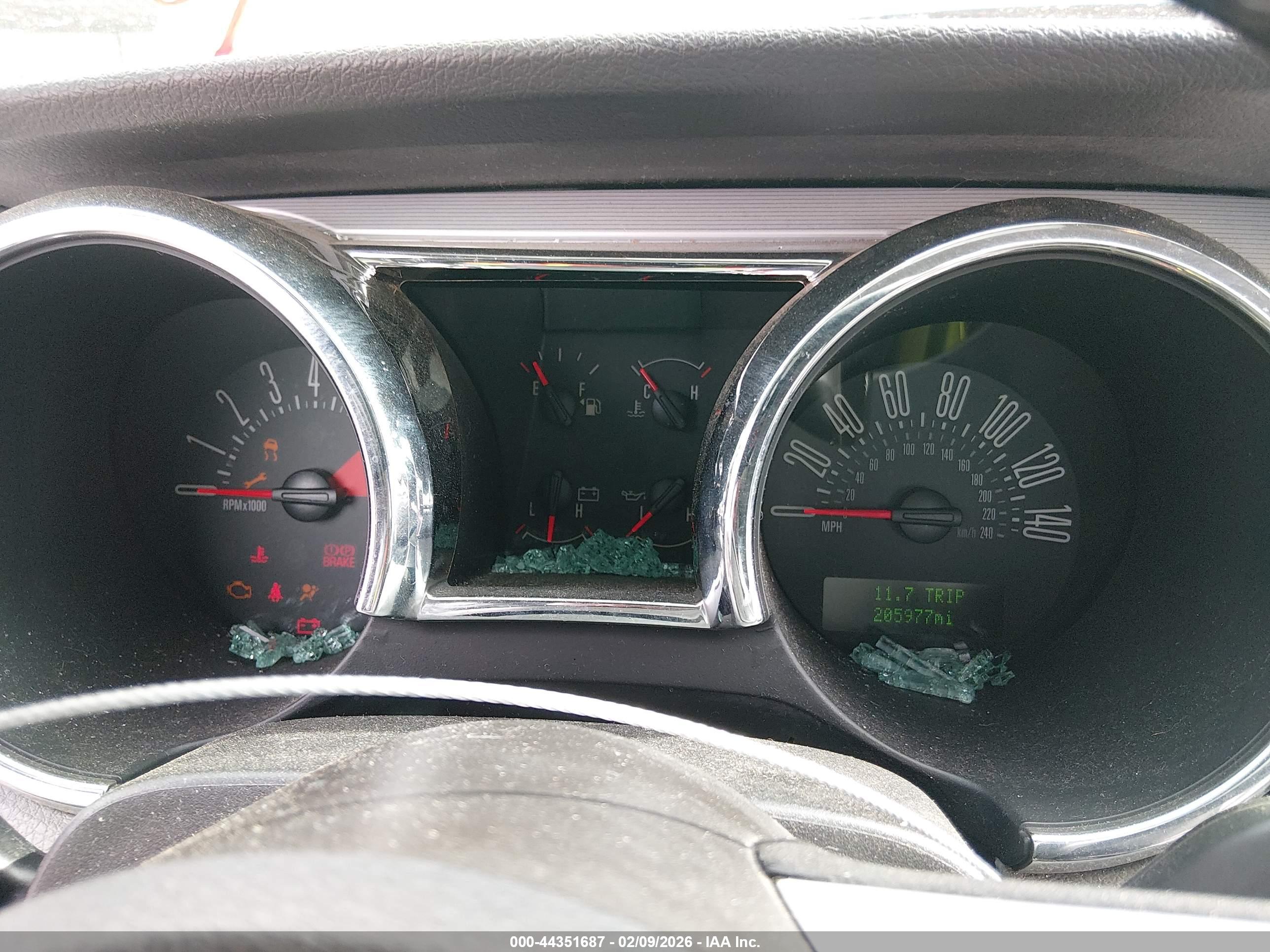 FORD MUSTANG image 7