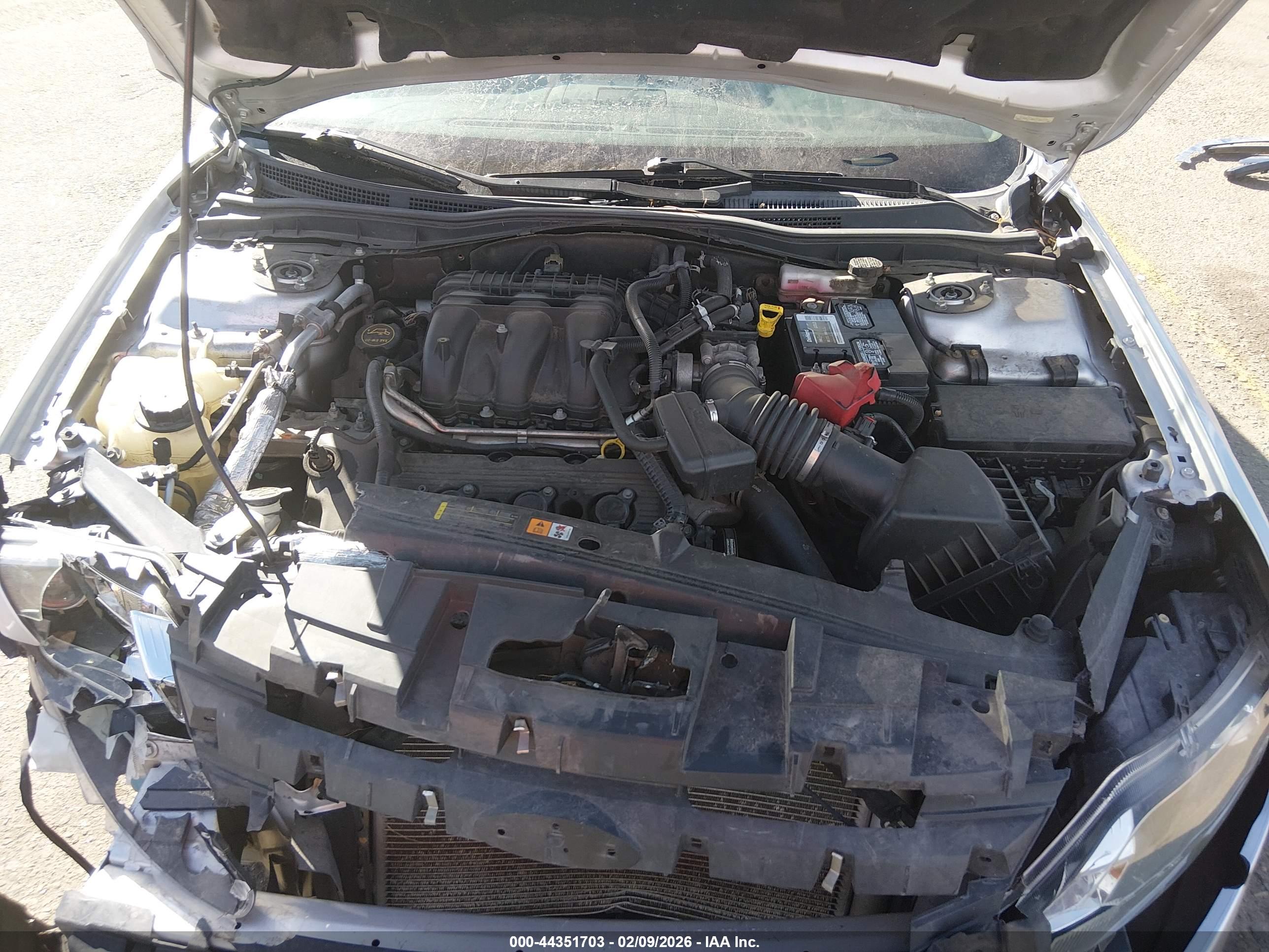 FORD FUSION image 10