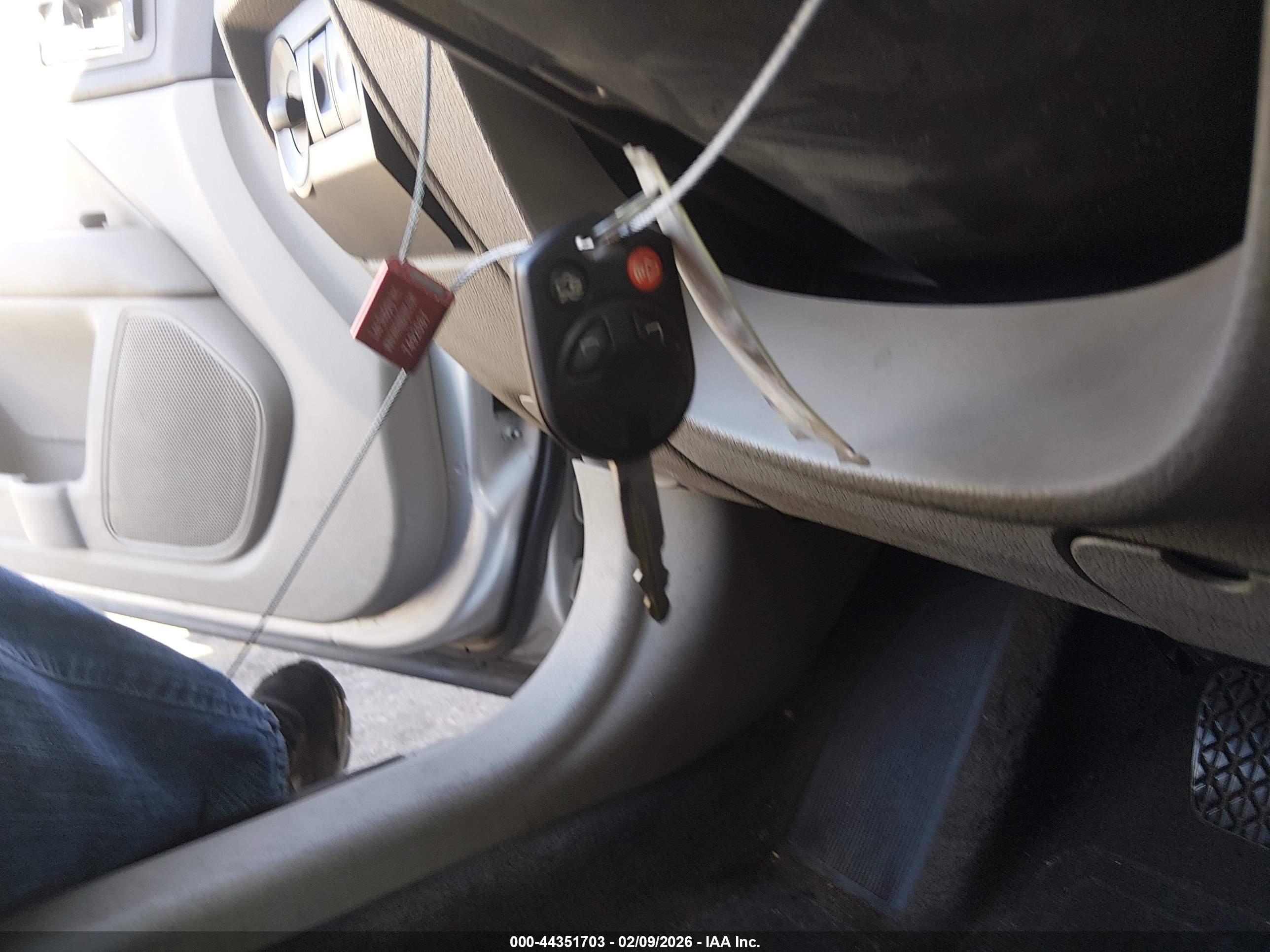 FORD FUSION image 11