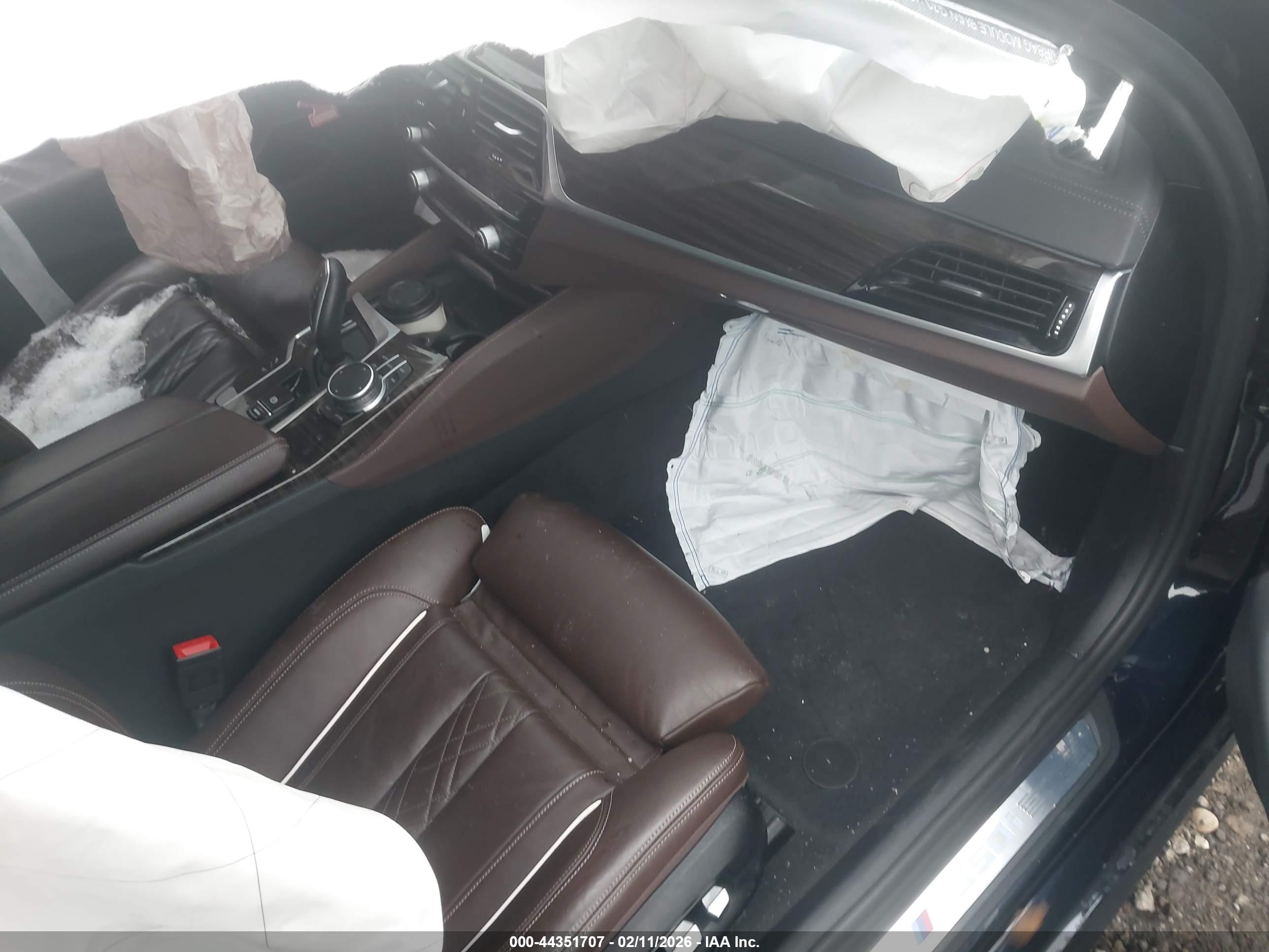 BMW M550I image 5
