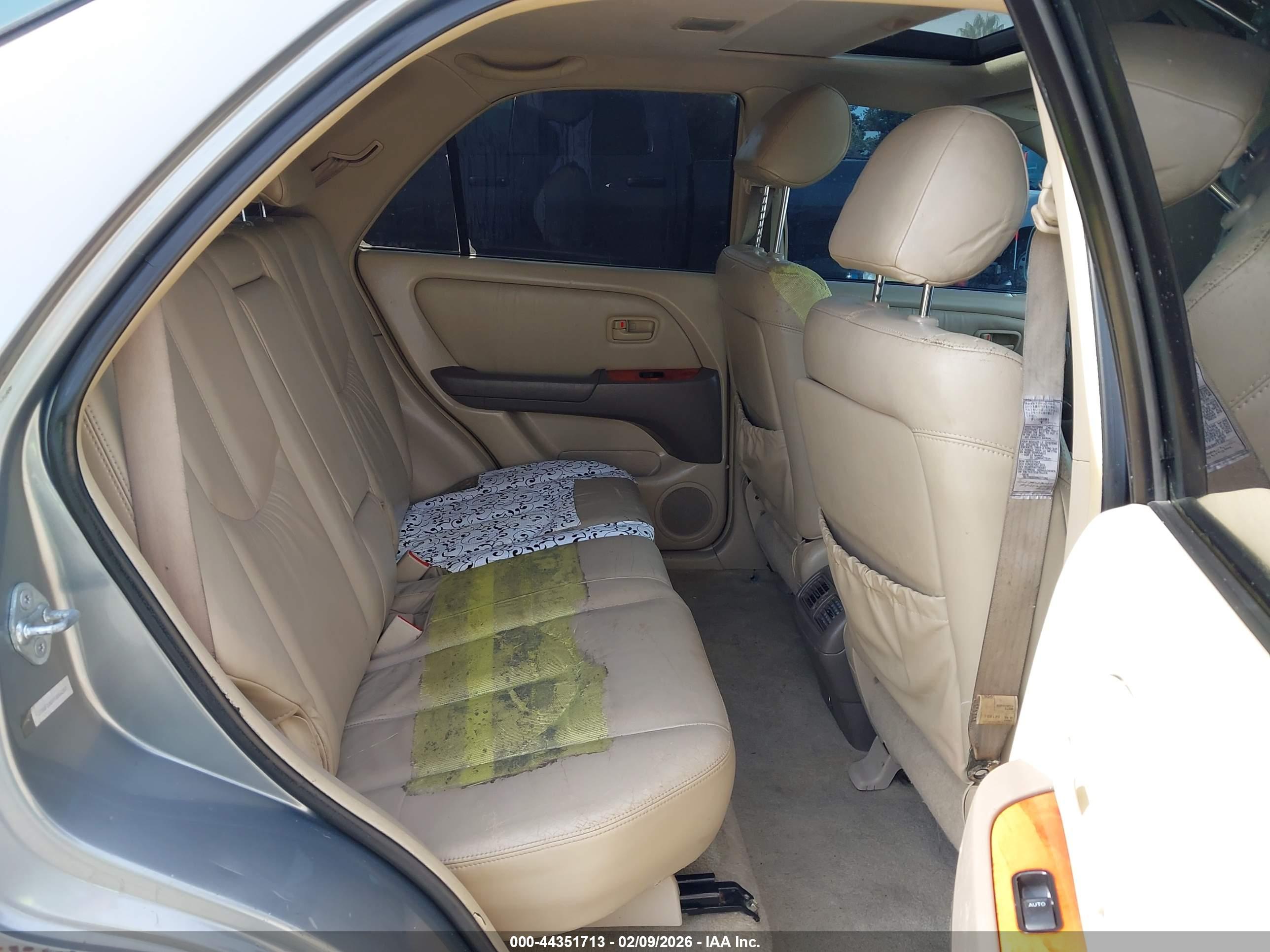 LEXUS RX image 8