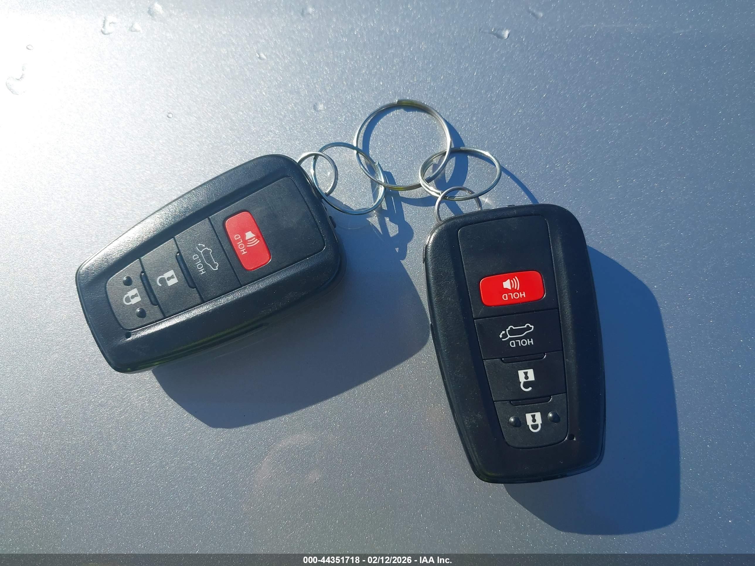 TOYOTA RAV4 image 11