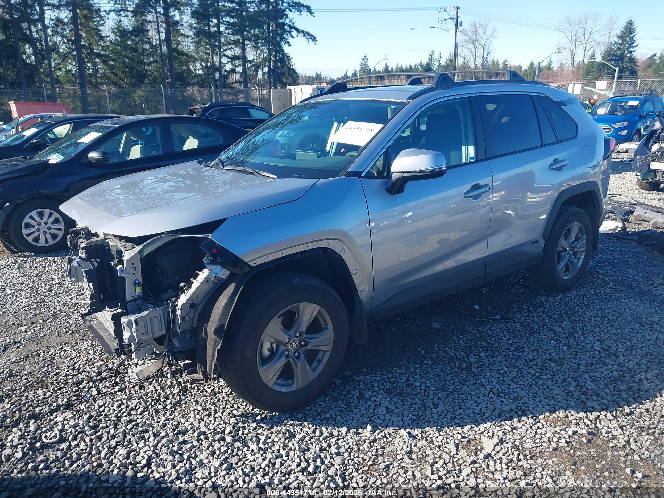 TOYOTA RAV4 image 2