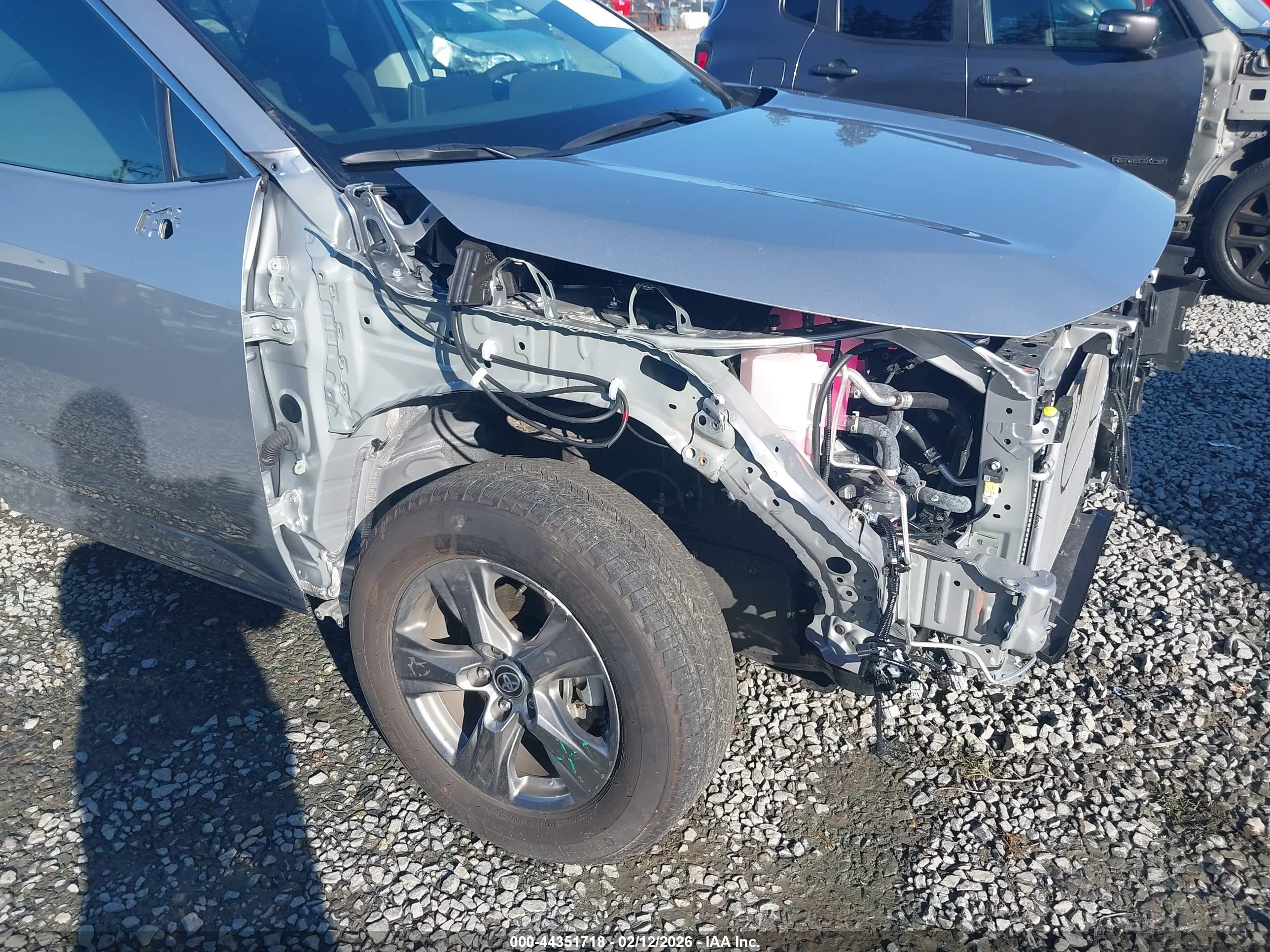 TOYOTA RAV4 image 6