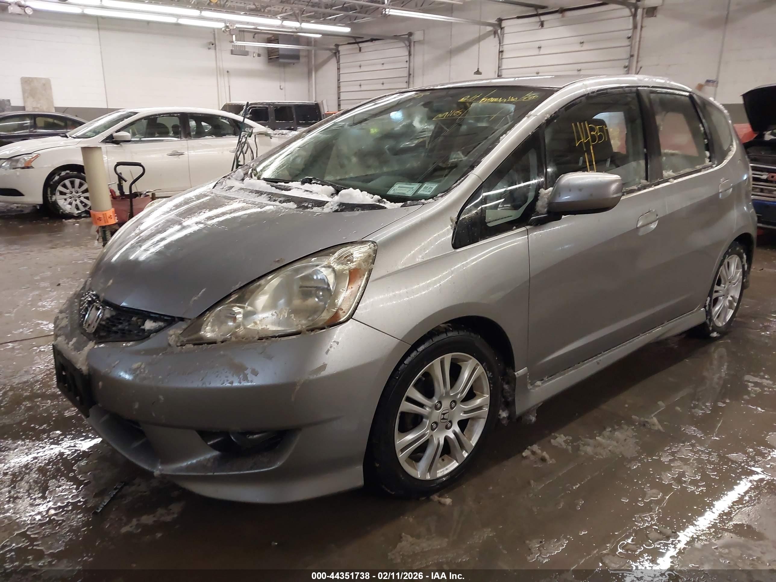 HONDA FIT image 2