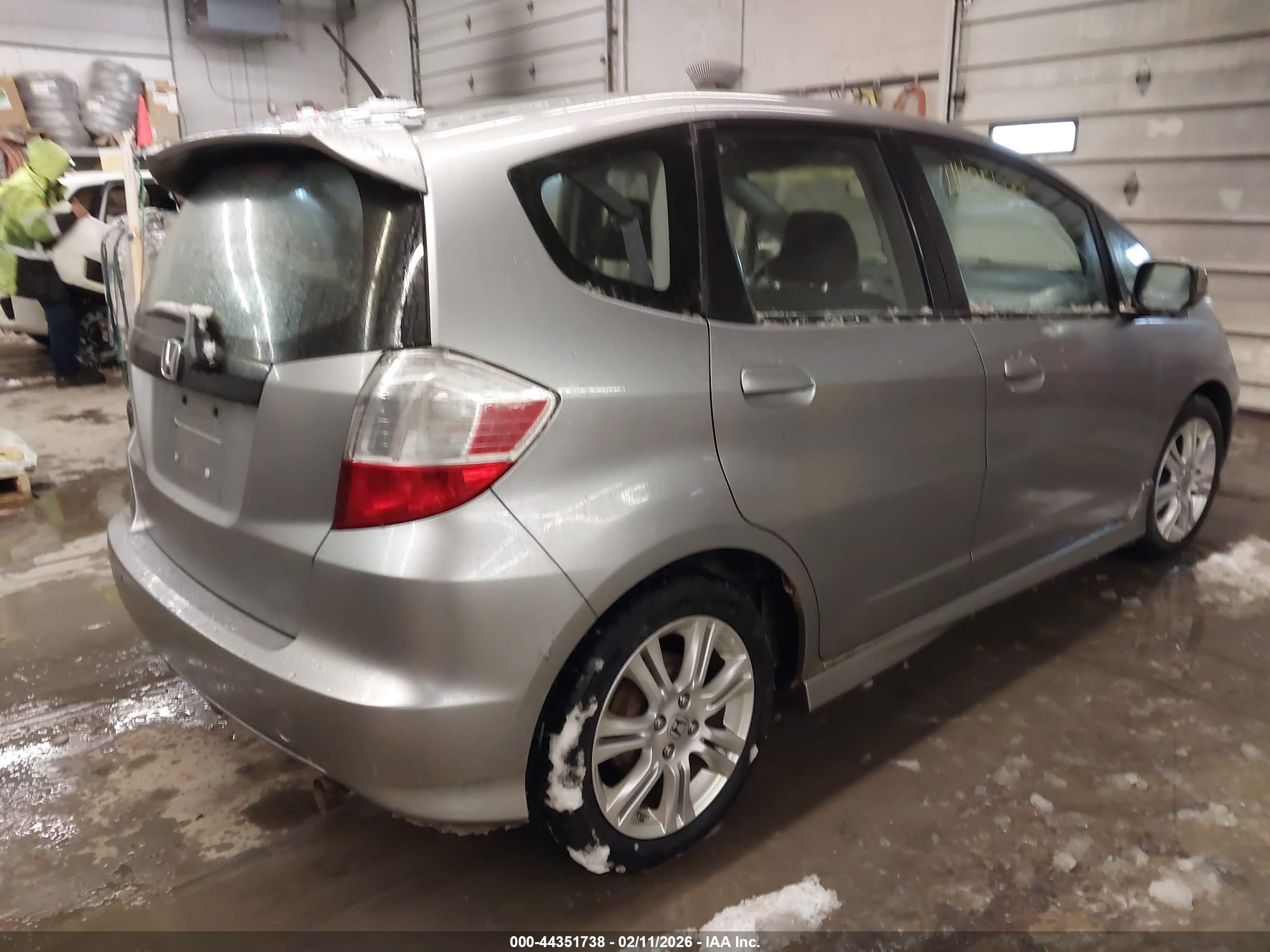 HONDA FIT image 4