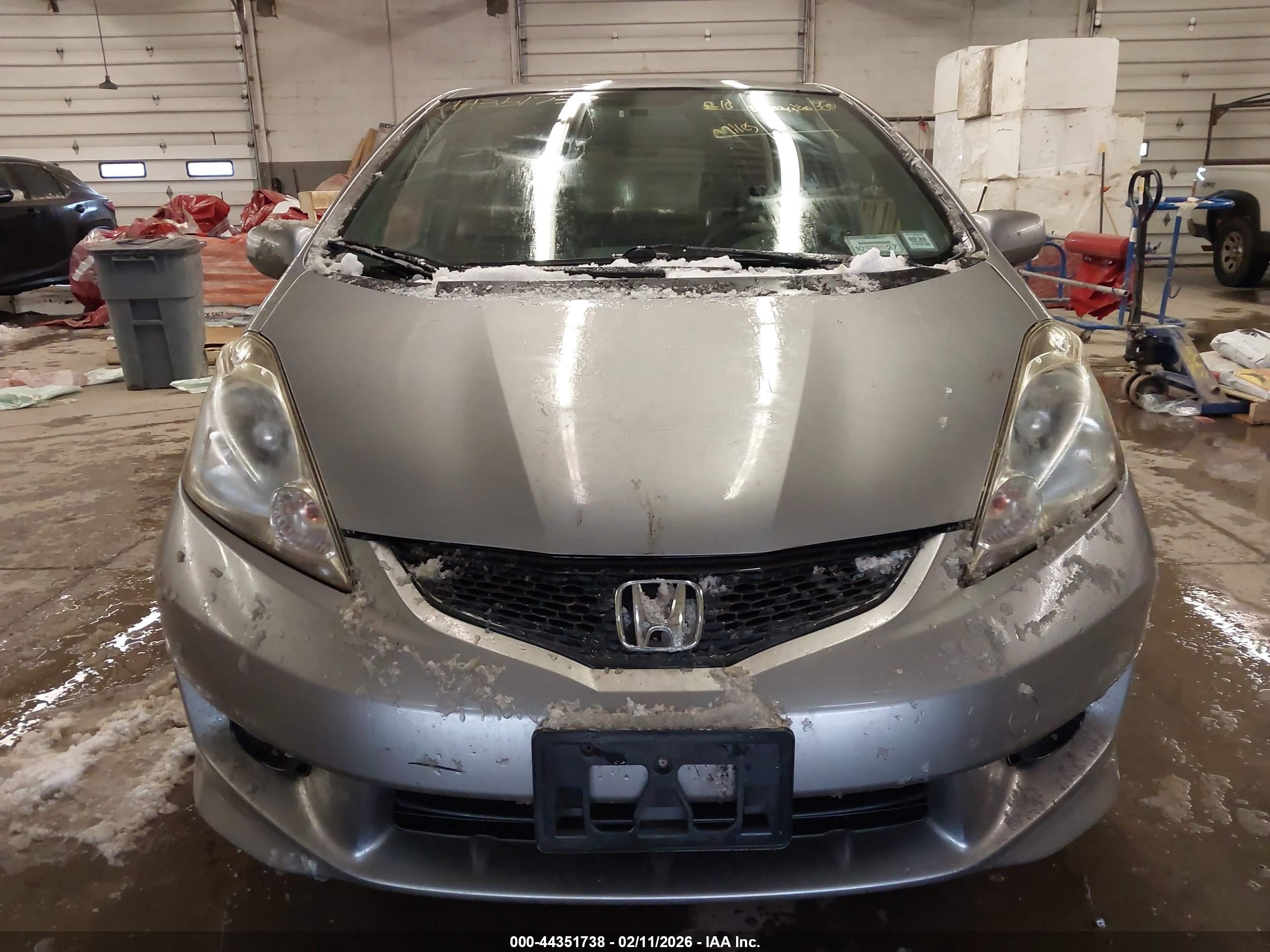 HONDA FIT image 6