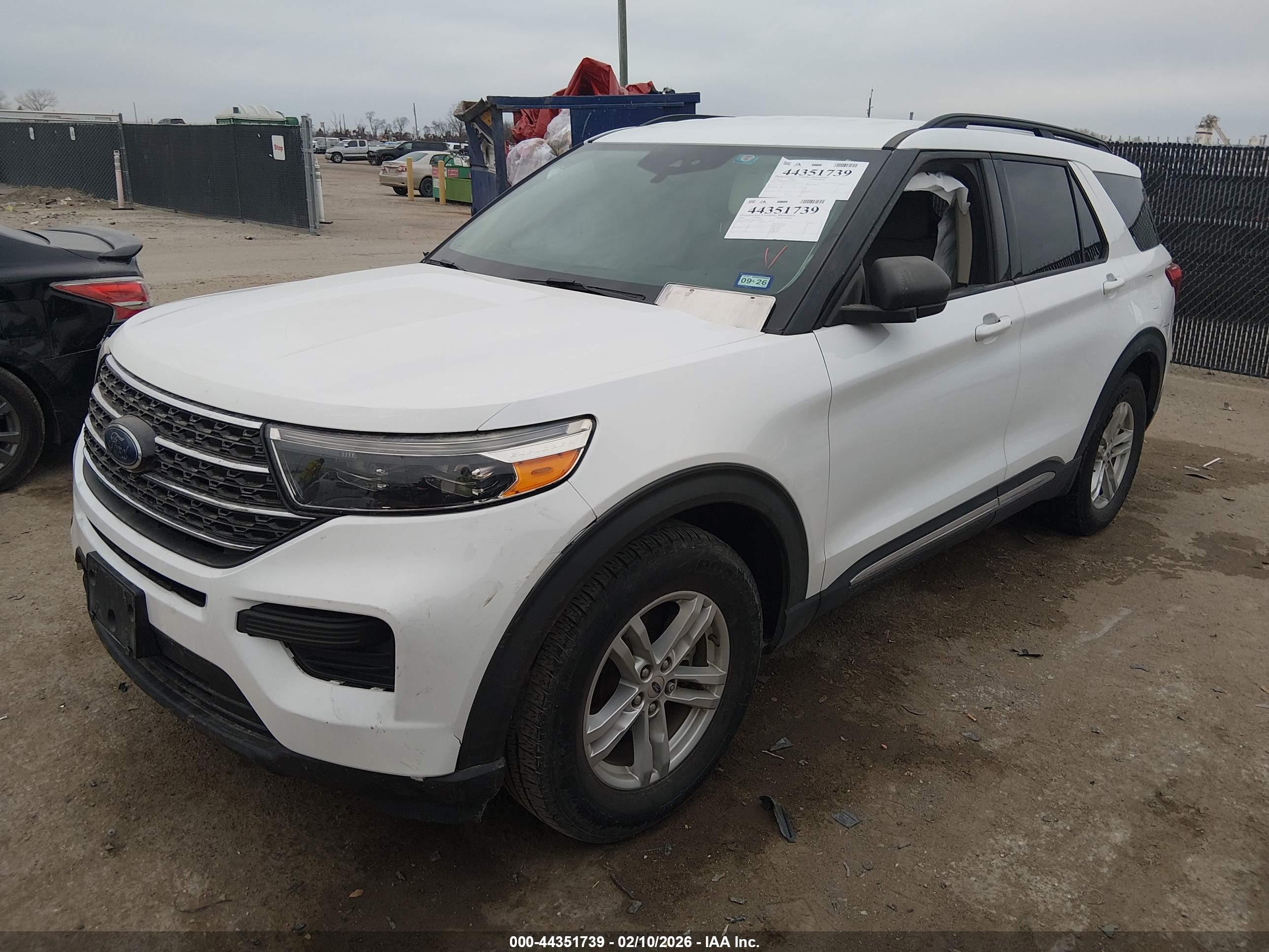 FORD EXPLORER image 2