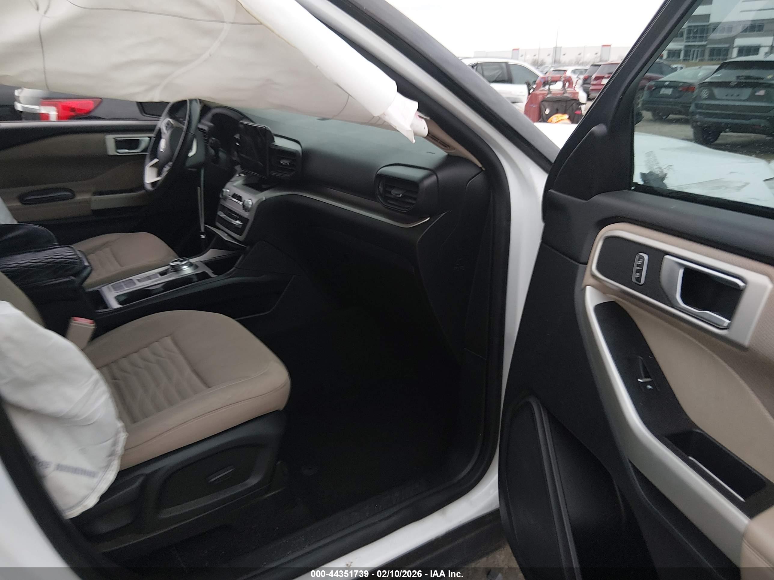 FORD EXPLORER image 5