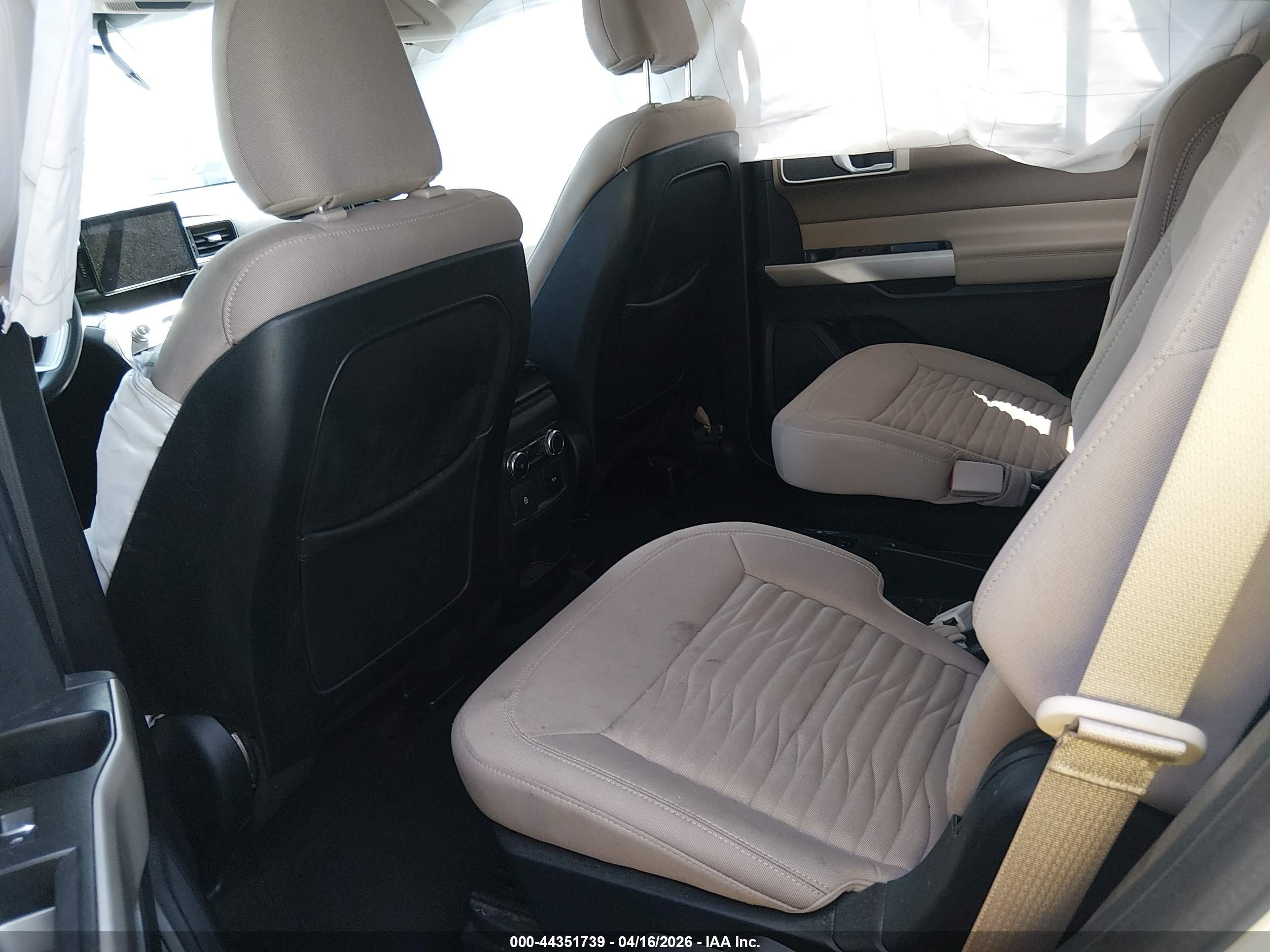 FORD EXPLORER image 8