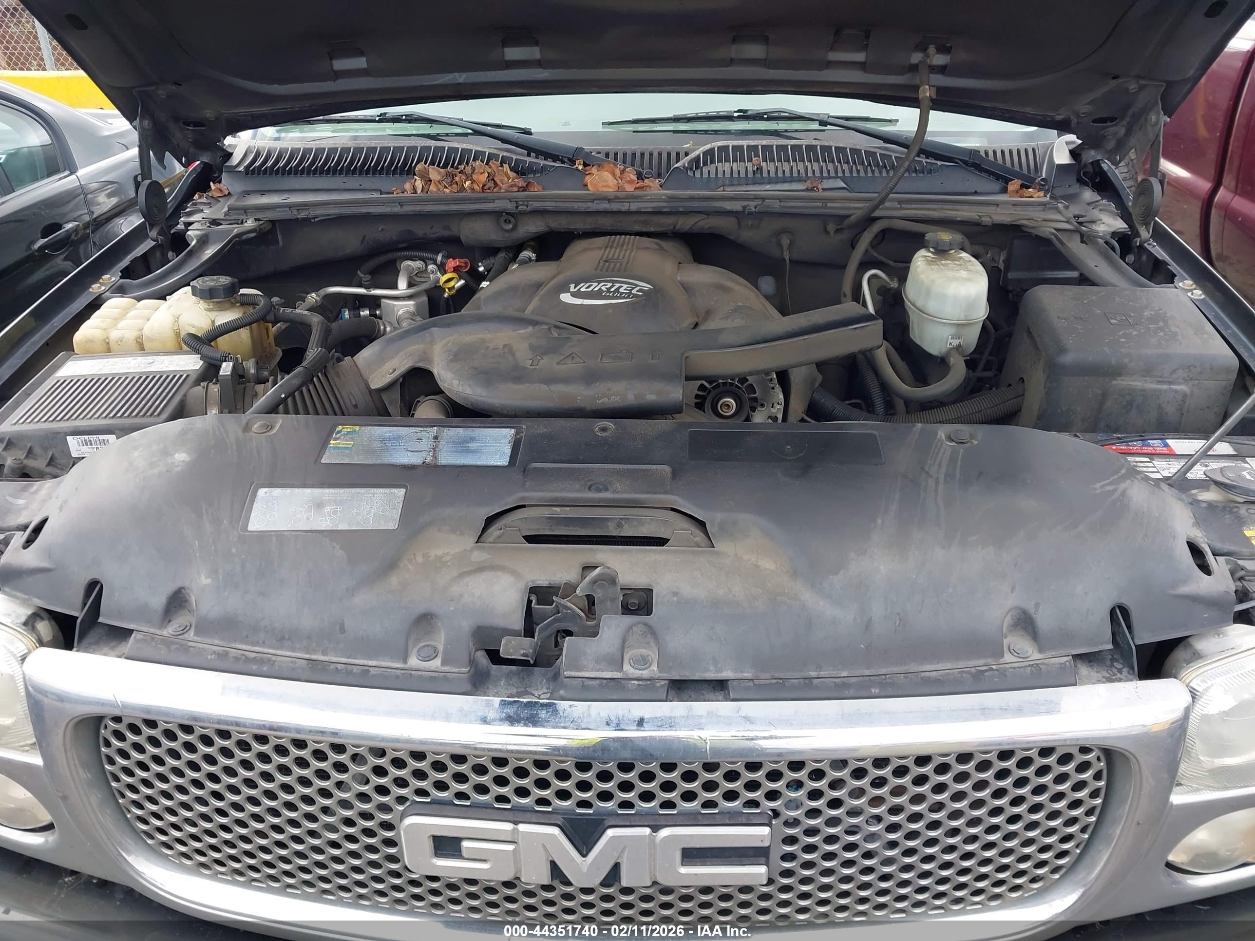 GMC YUKON image 10