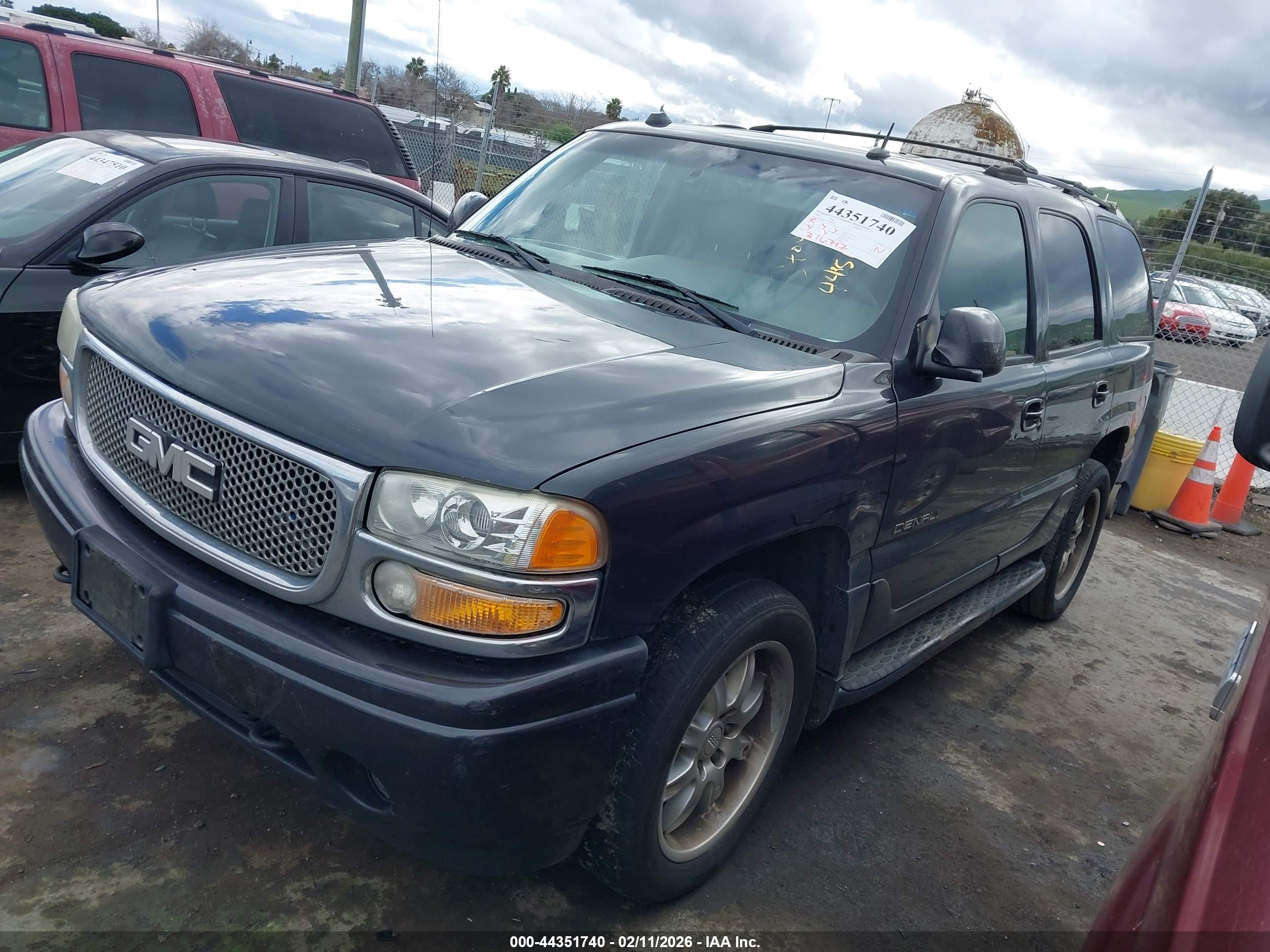 GMC YUKON image 2