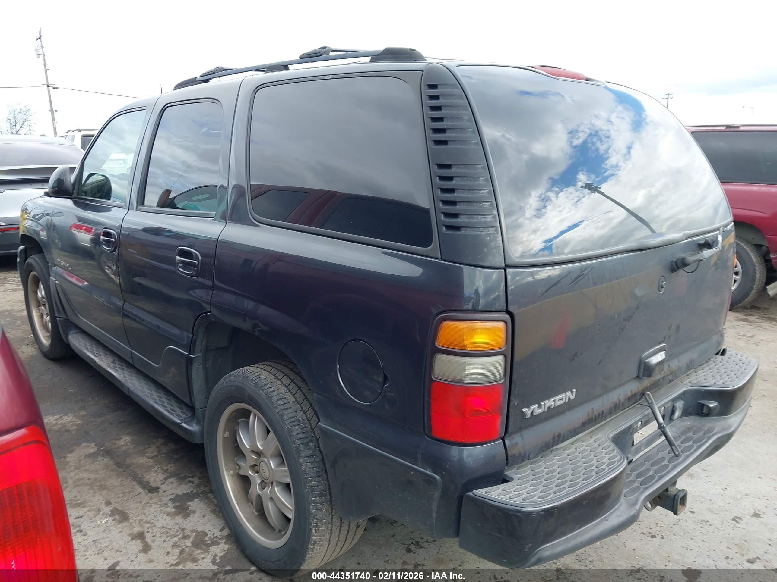GMC YUKON image 3