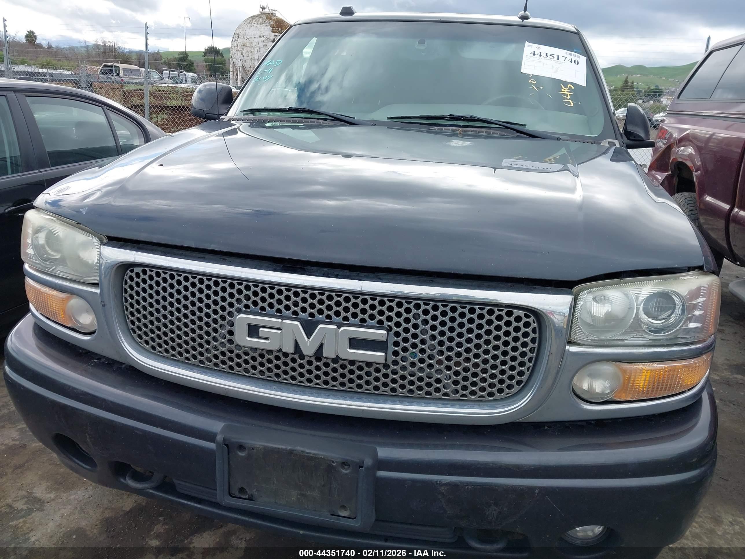 GMC YUKON image 6