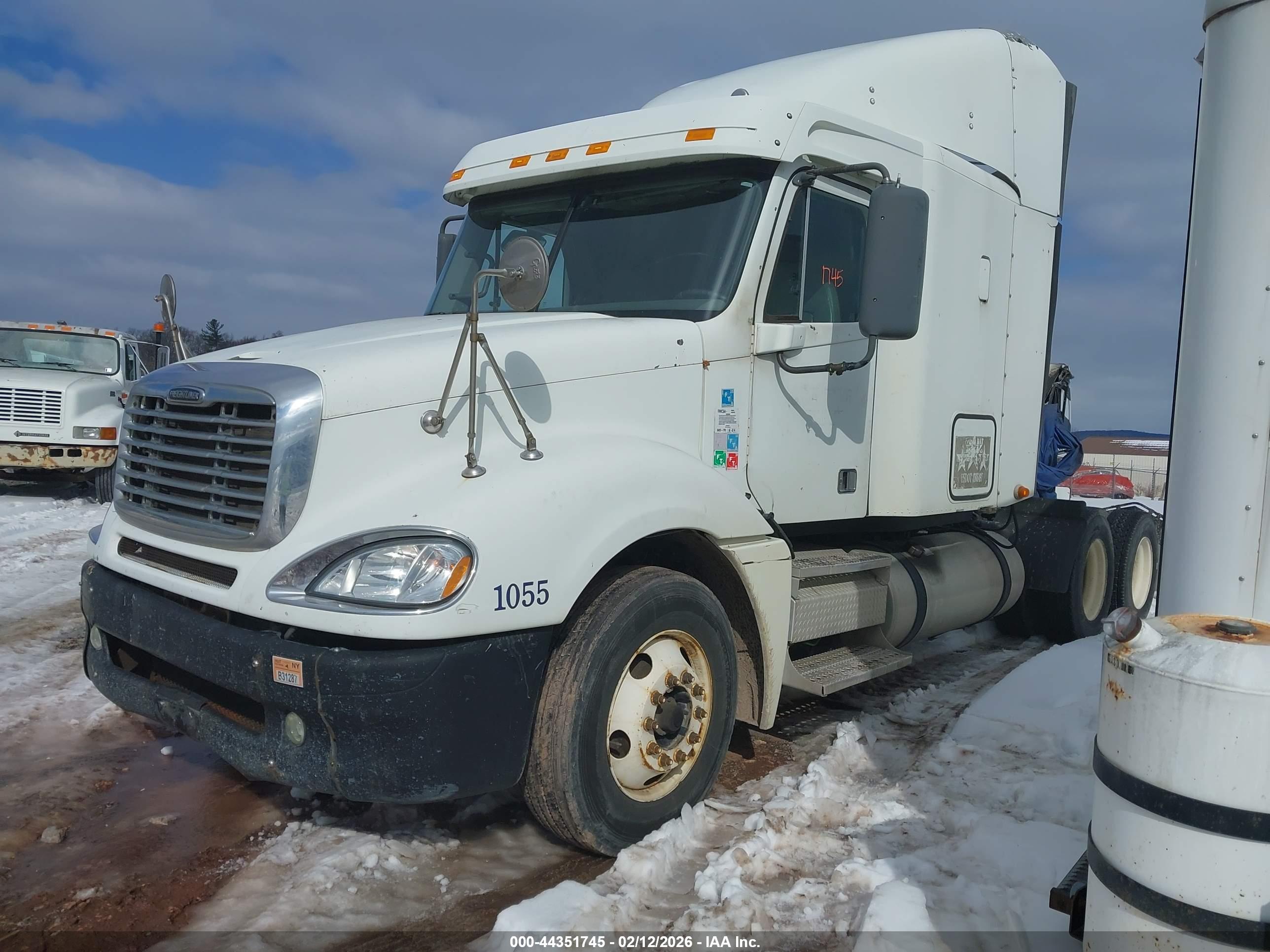 FREIGHTLINER CONVENTIONAL image 2