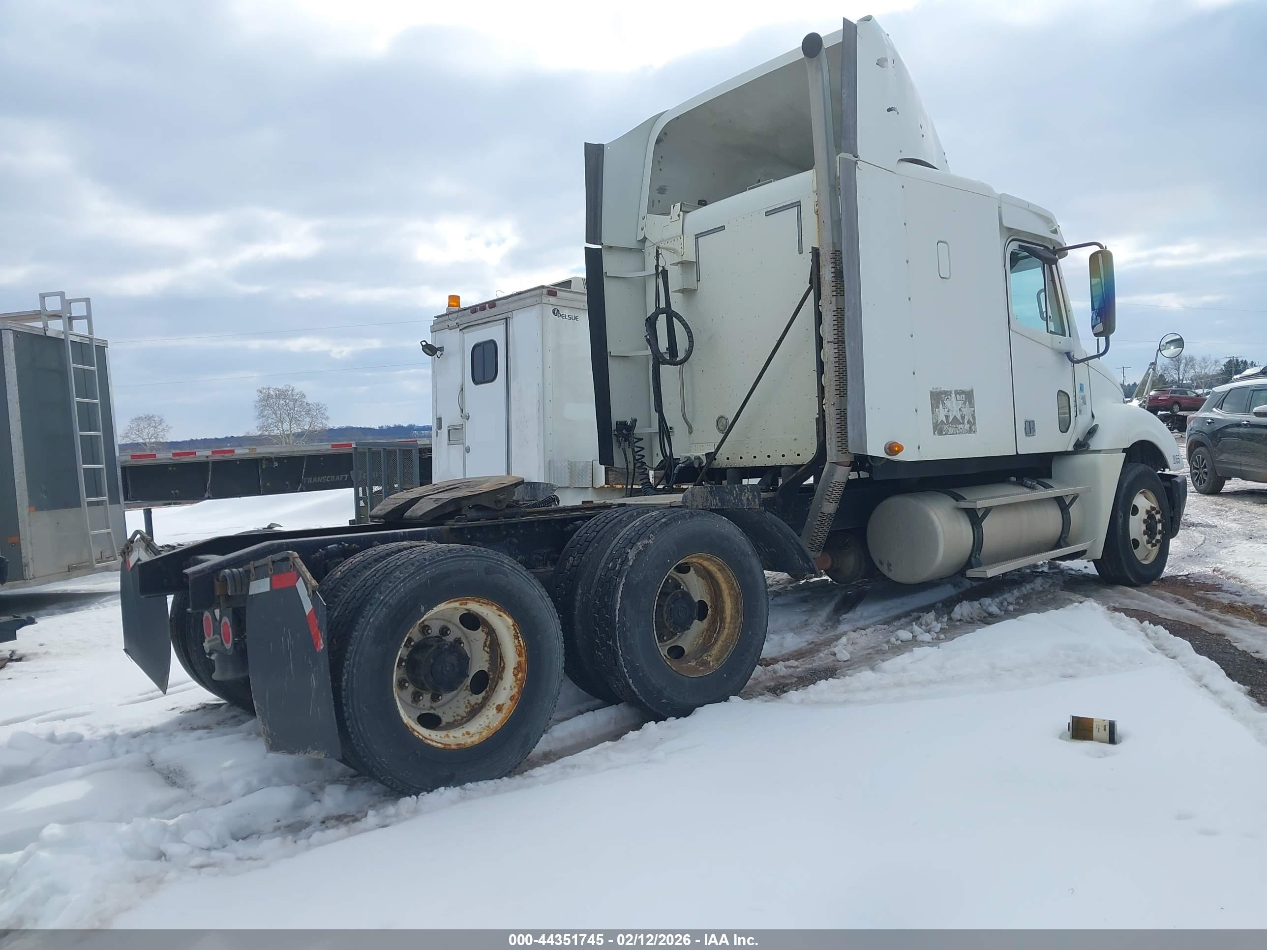 FREIGHTLINER CONVENTIONAL image 4