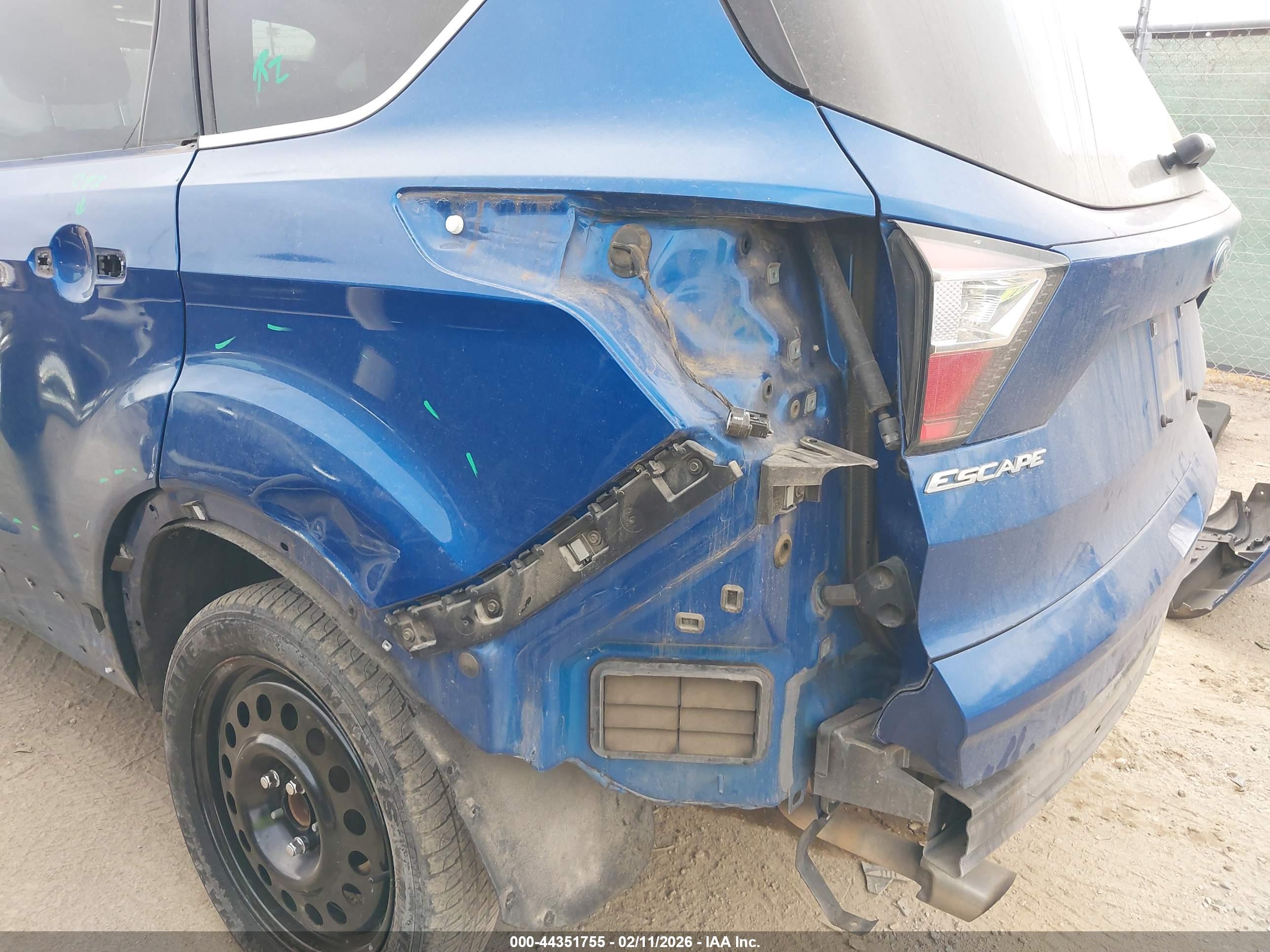 FORD ESCAPE image 6