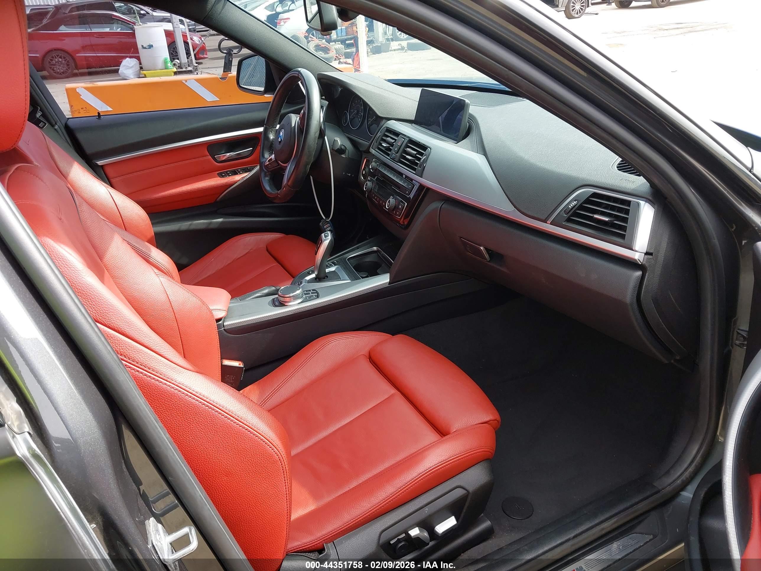 BMW 330E image 5