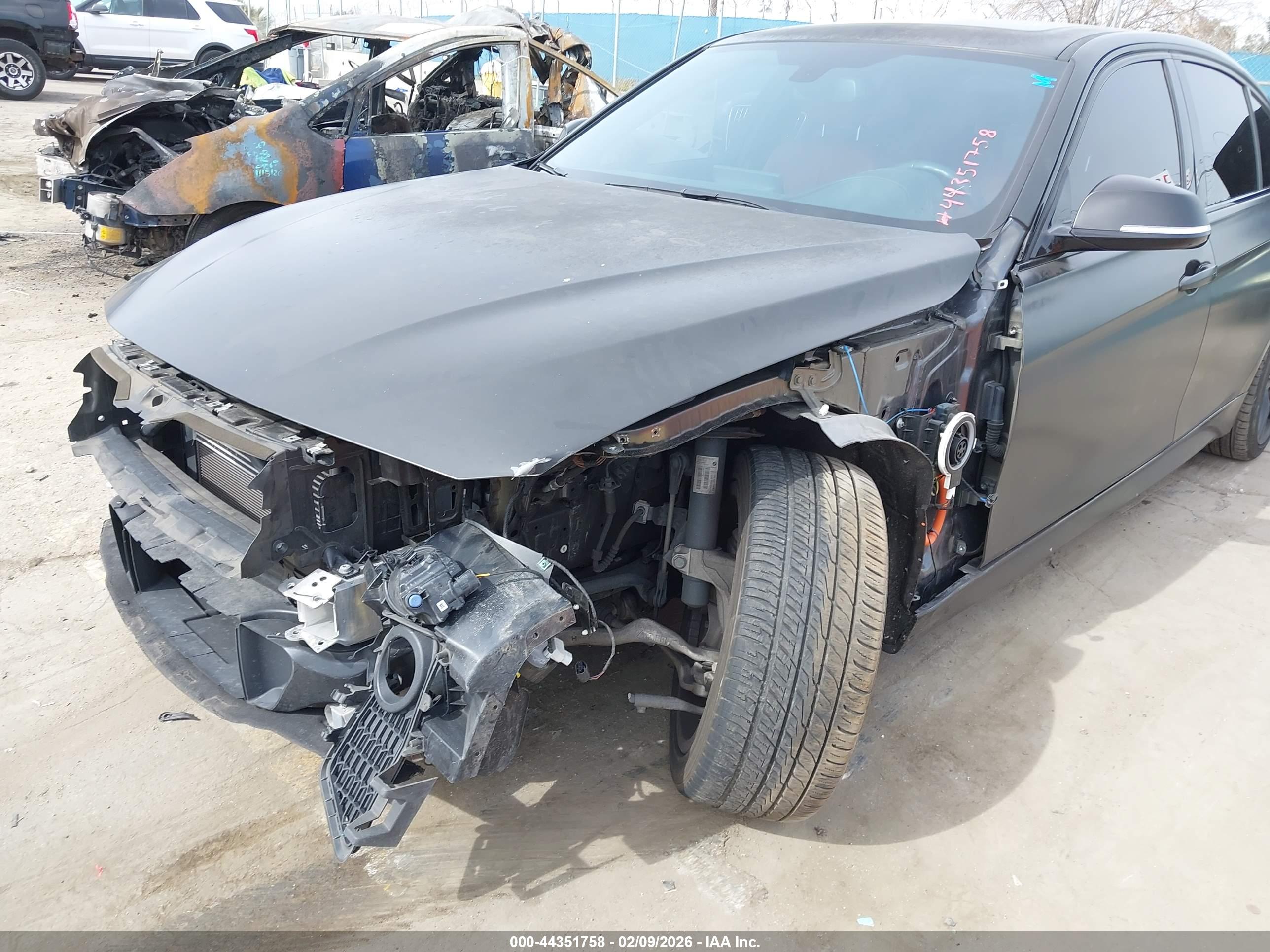 BMW 330E image 6
