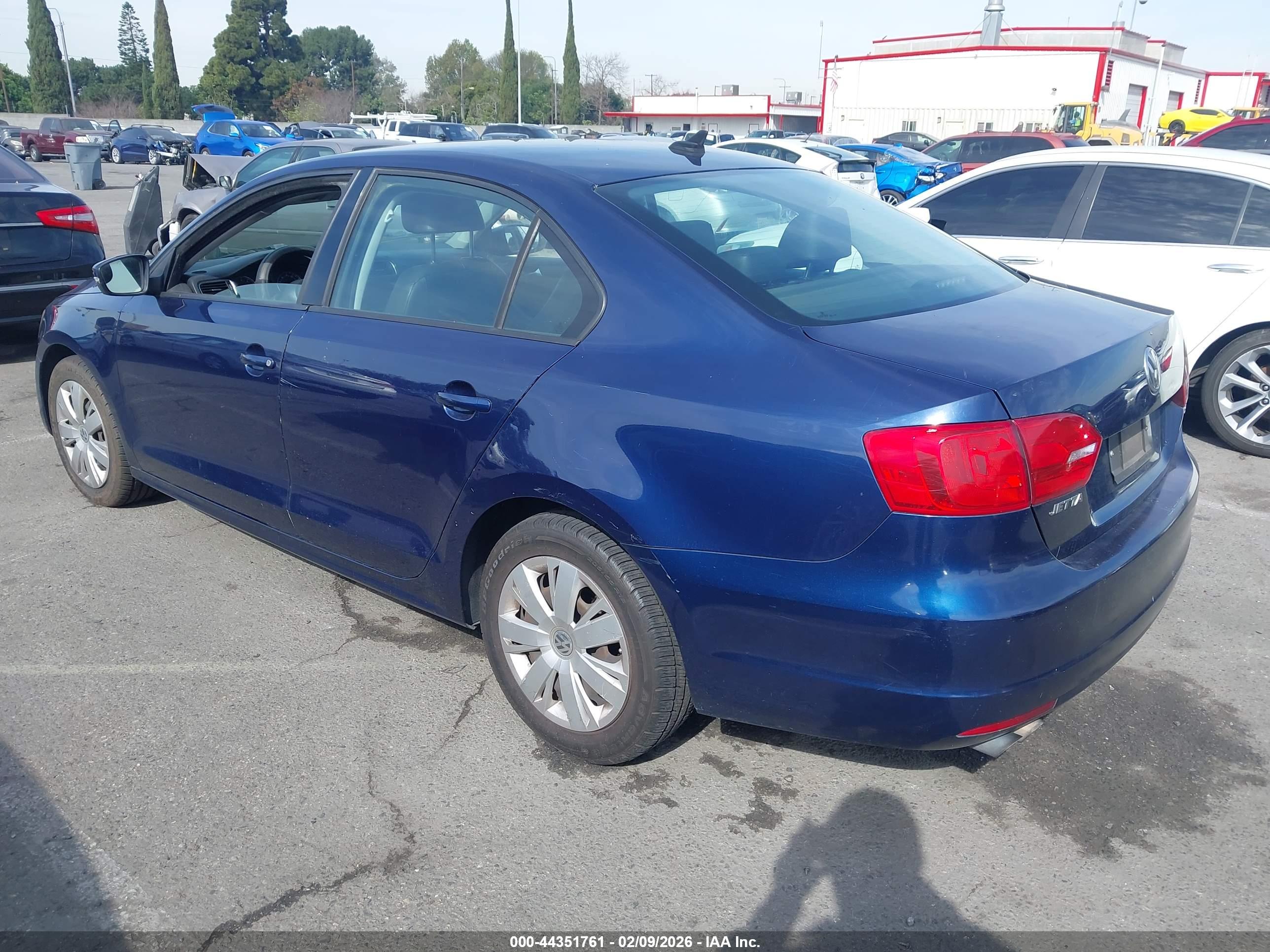 VOLKSWAGEN JETTA image 3