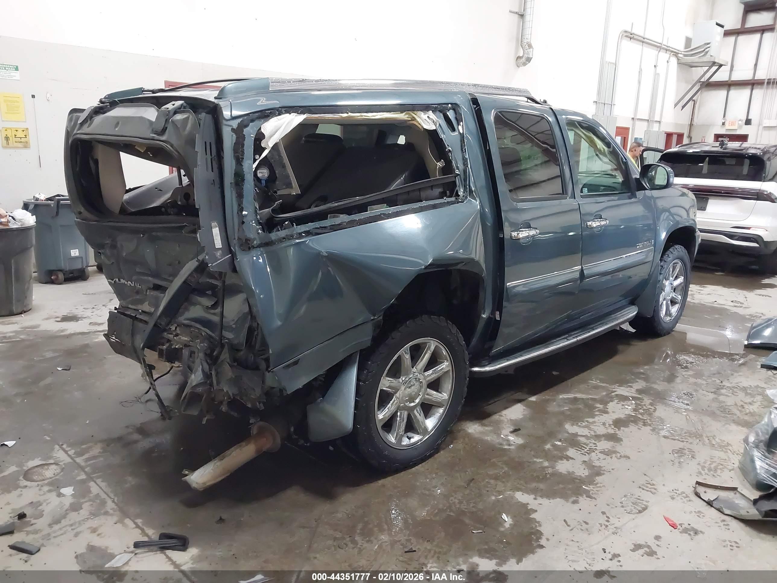 GMC YUKON image 4