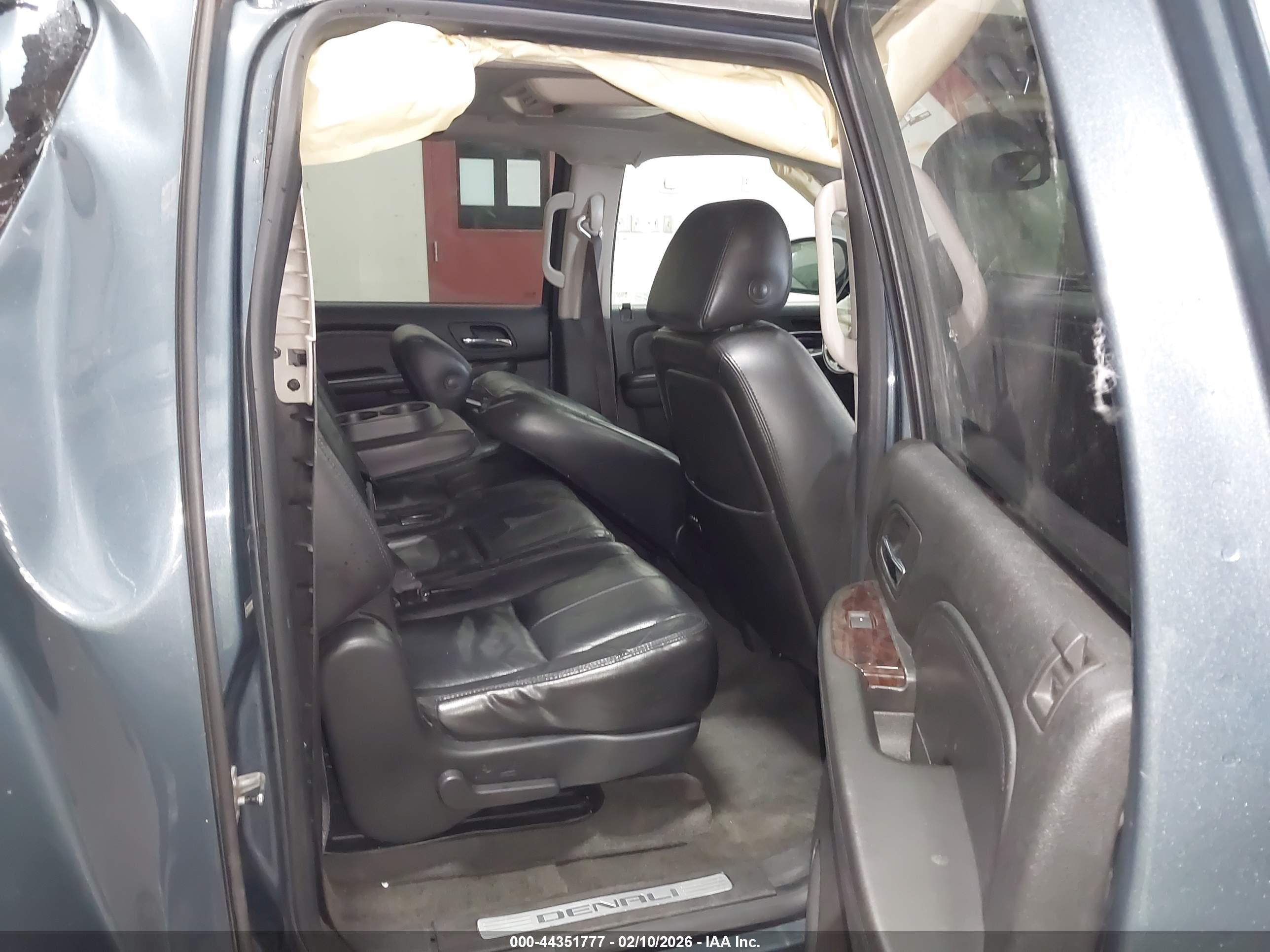 GMC YUKON image 8