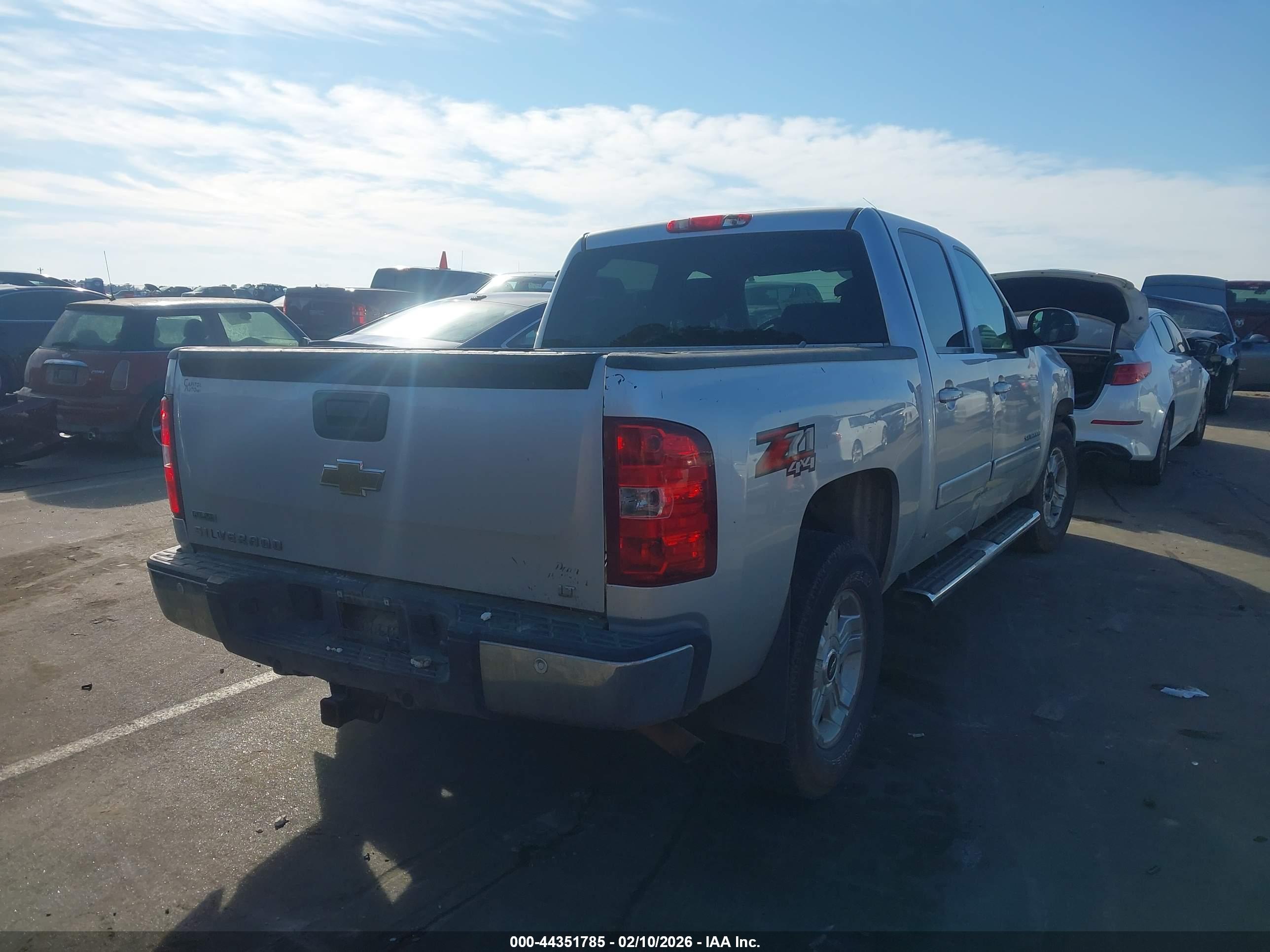 CHEVROLET SILVERADO image 4