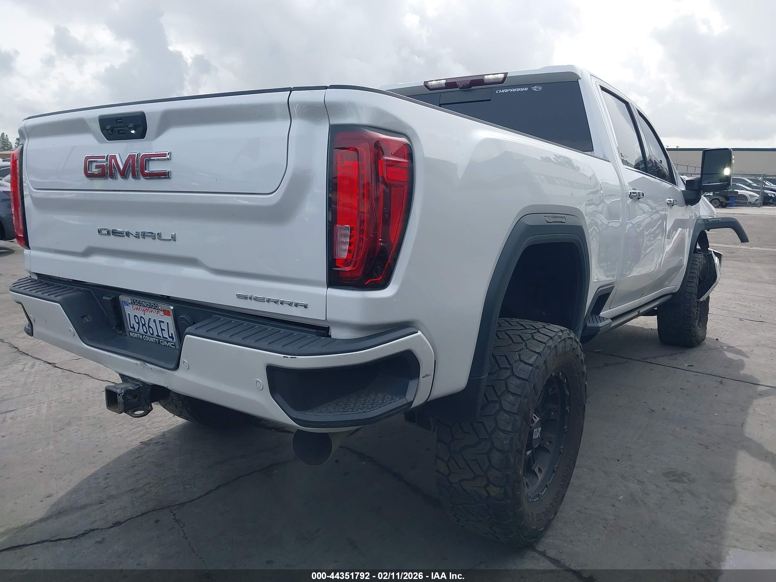 GMC SIERRA image 4