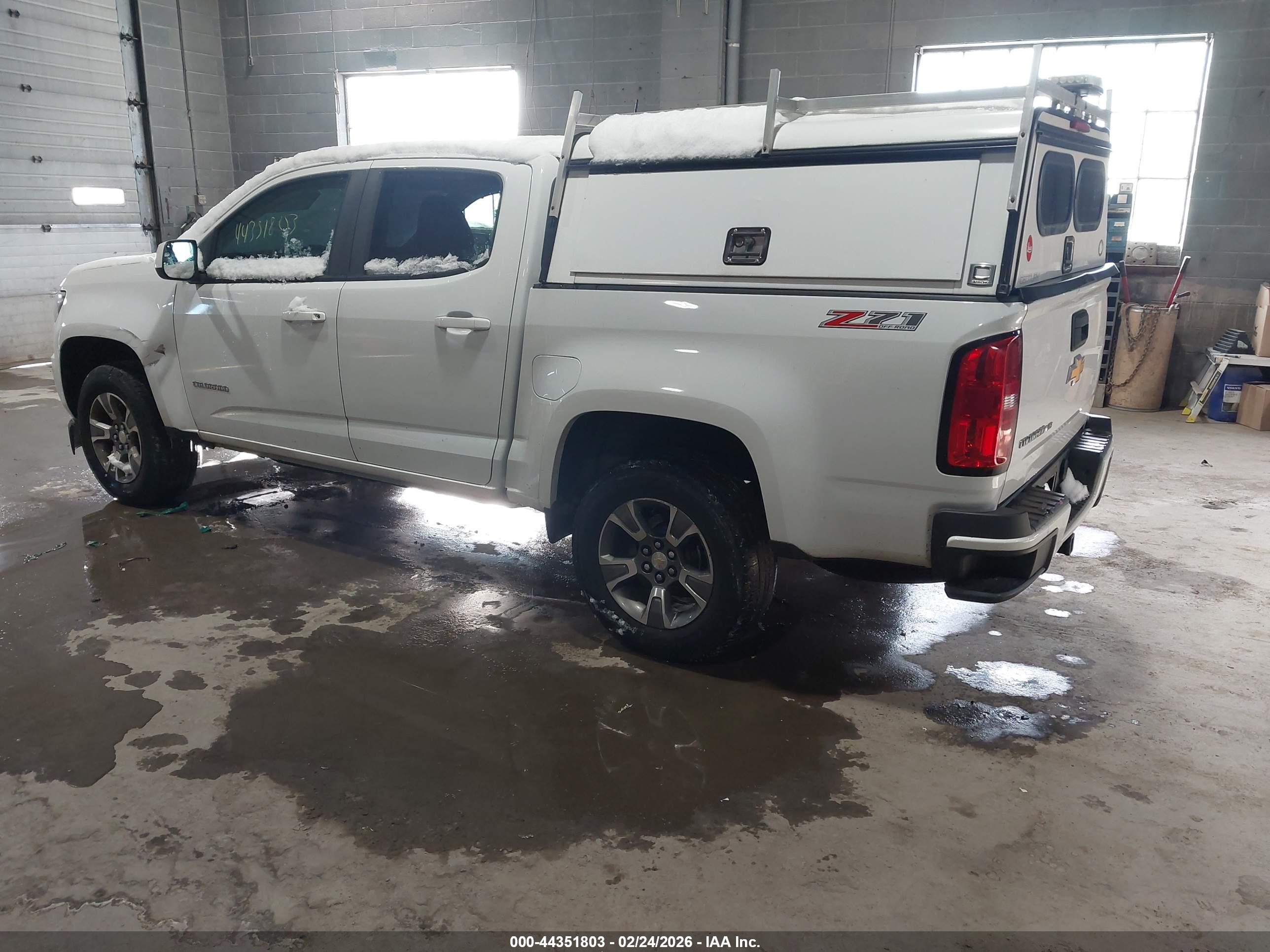 CHEVROLET COLORADO image 3