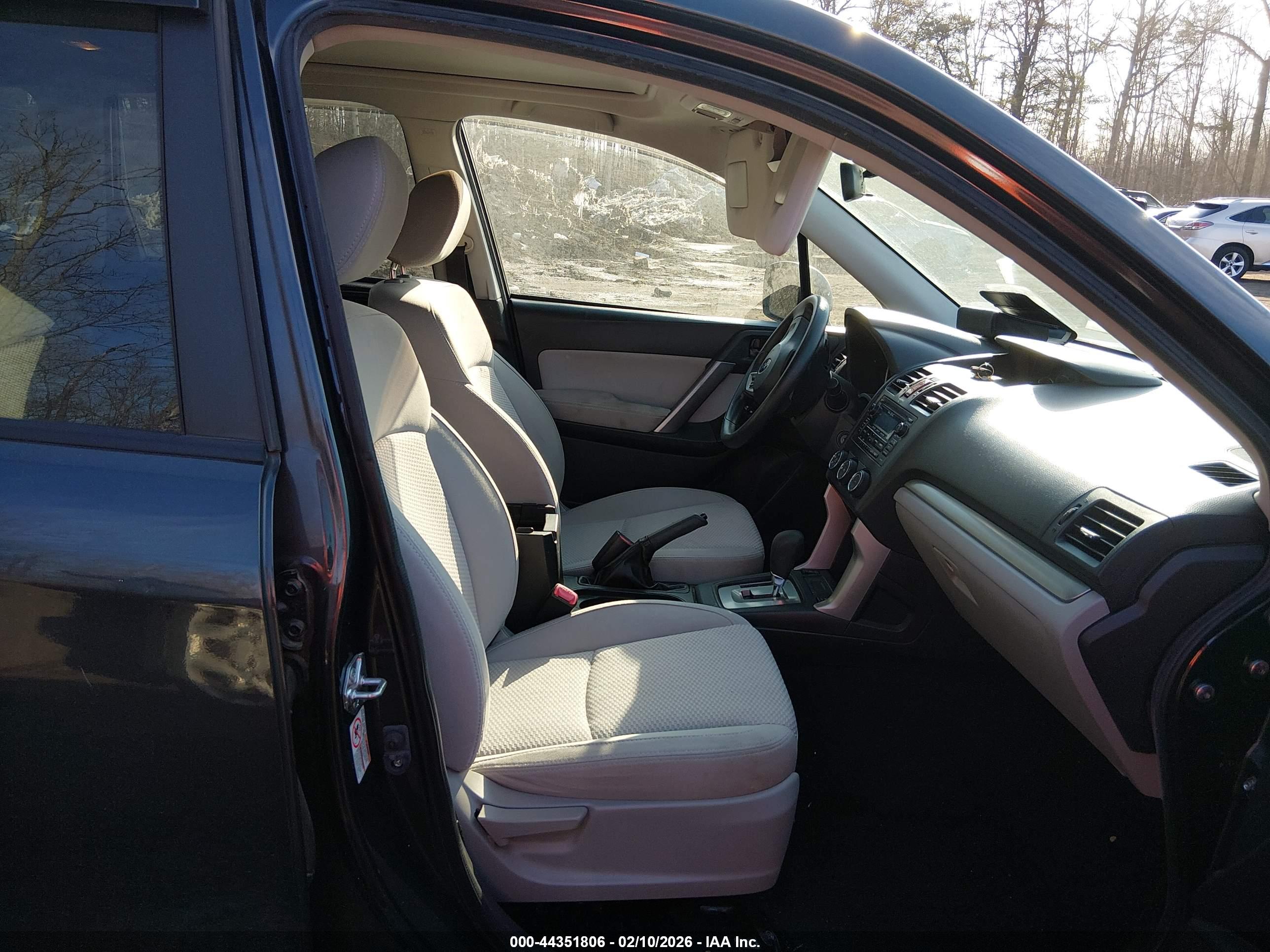 SUBARU FORESTER image 5