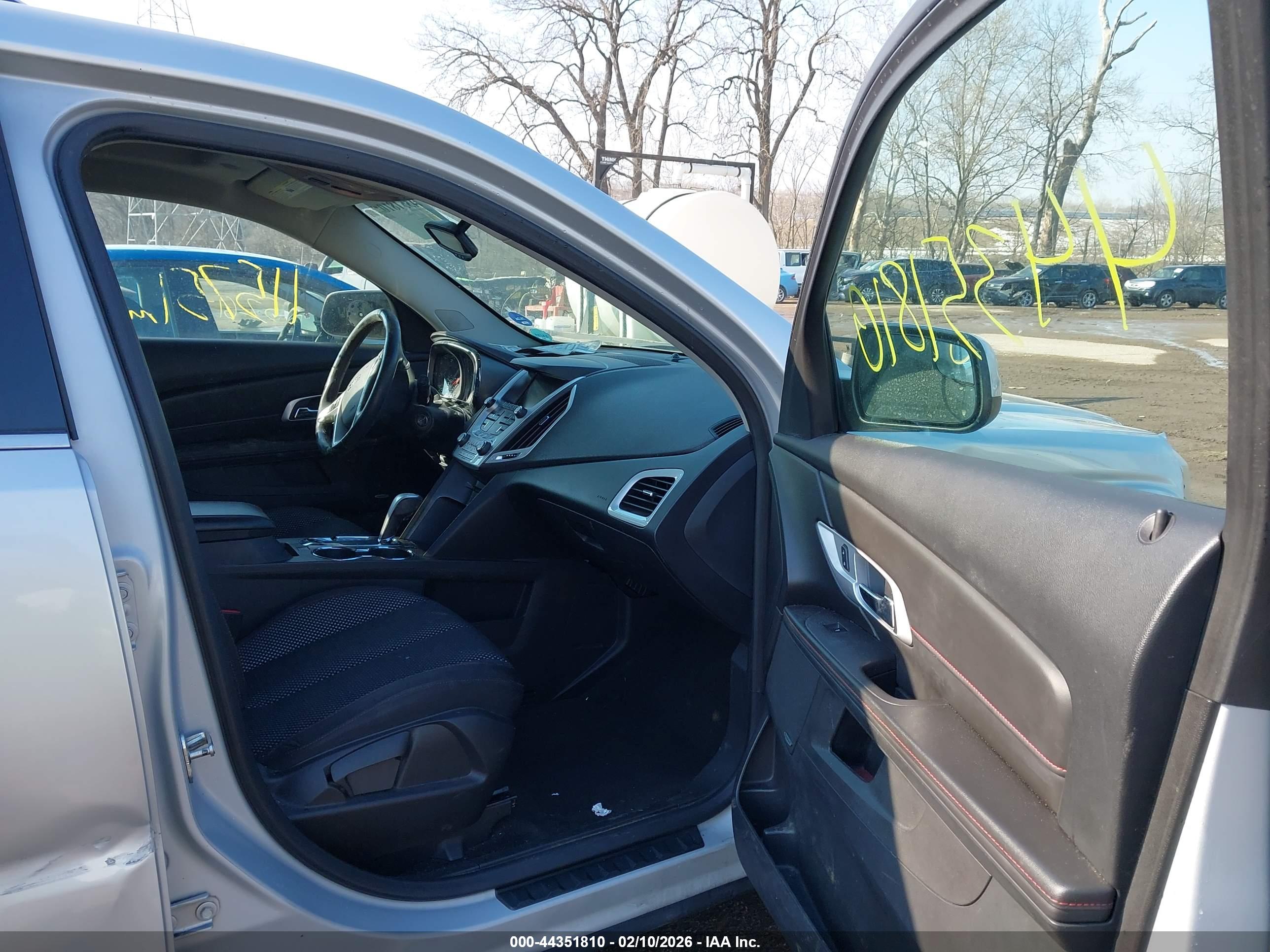 GMC TERRAIN image 5